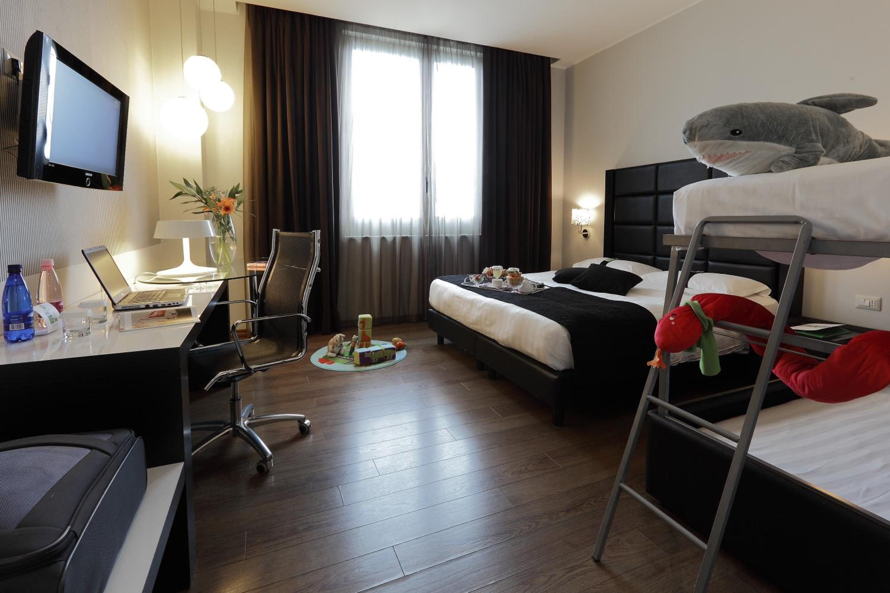 One-Bed Room - Non-Smoking photo 1