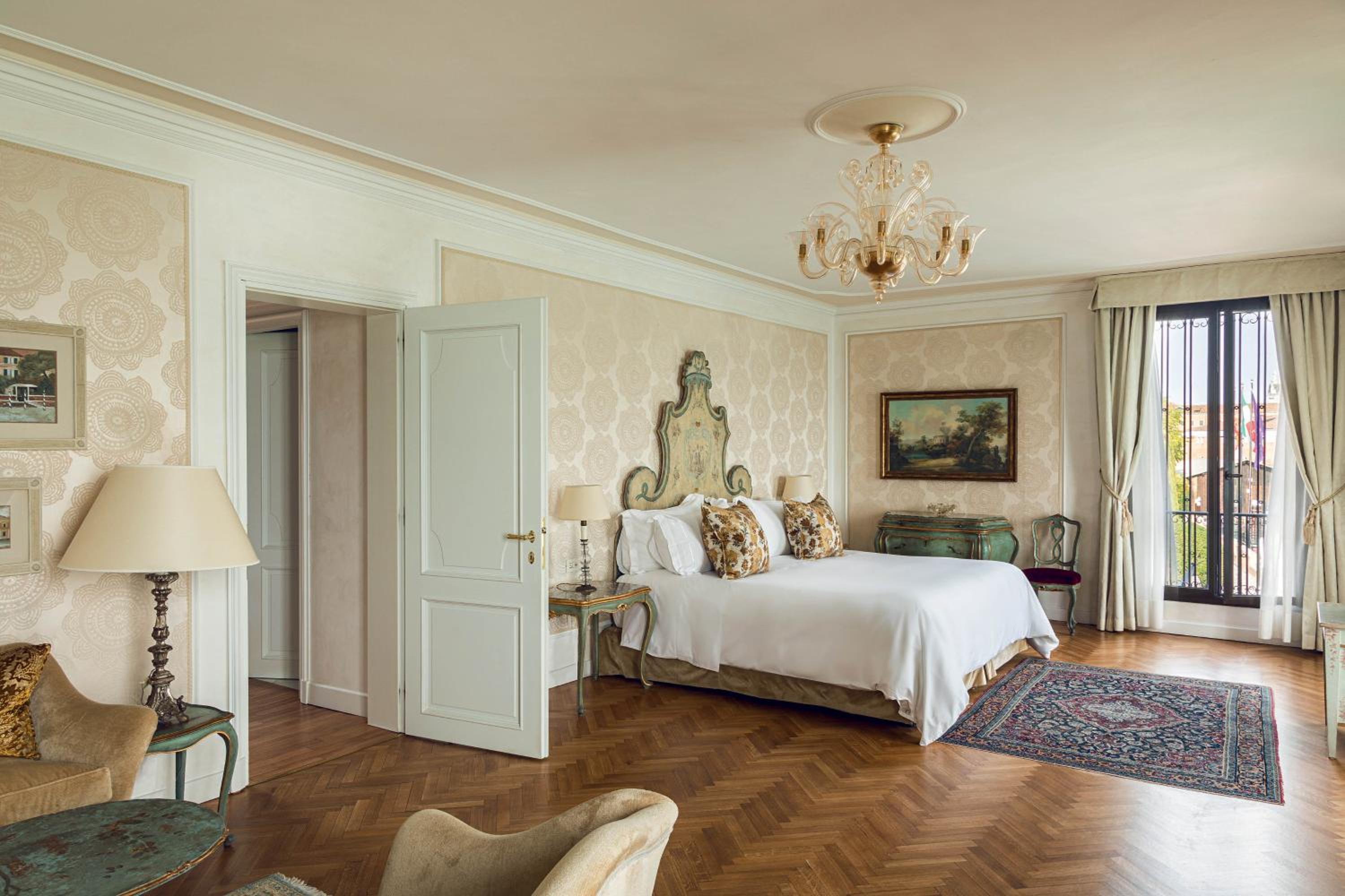 Suite with Balcony and Lagoon View (San Giorgio)