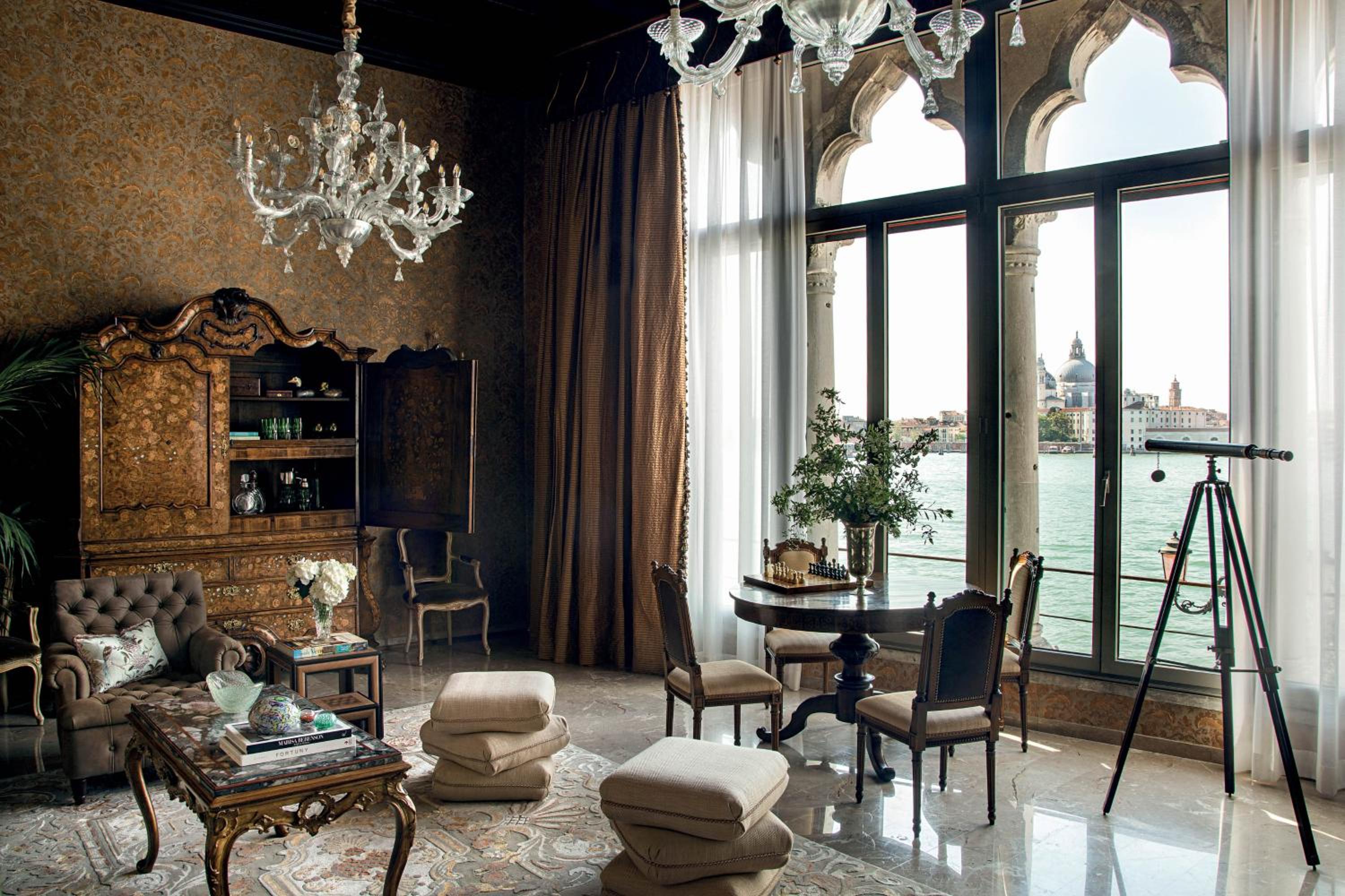 Signature Suite with Historical Landmark View (Dogaressa)