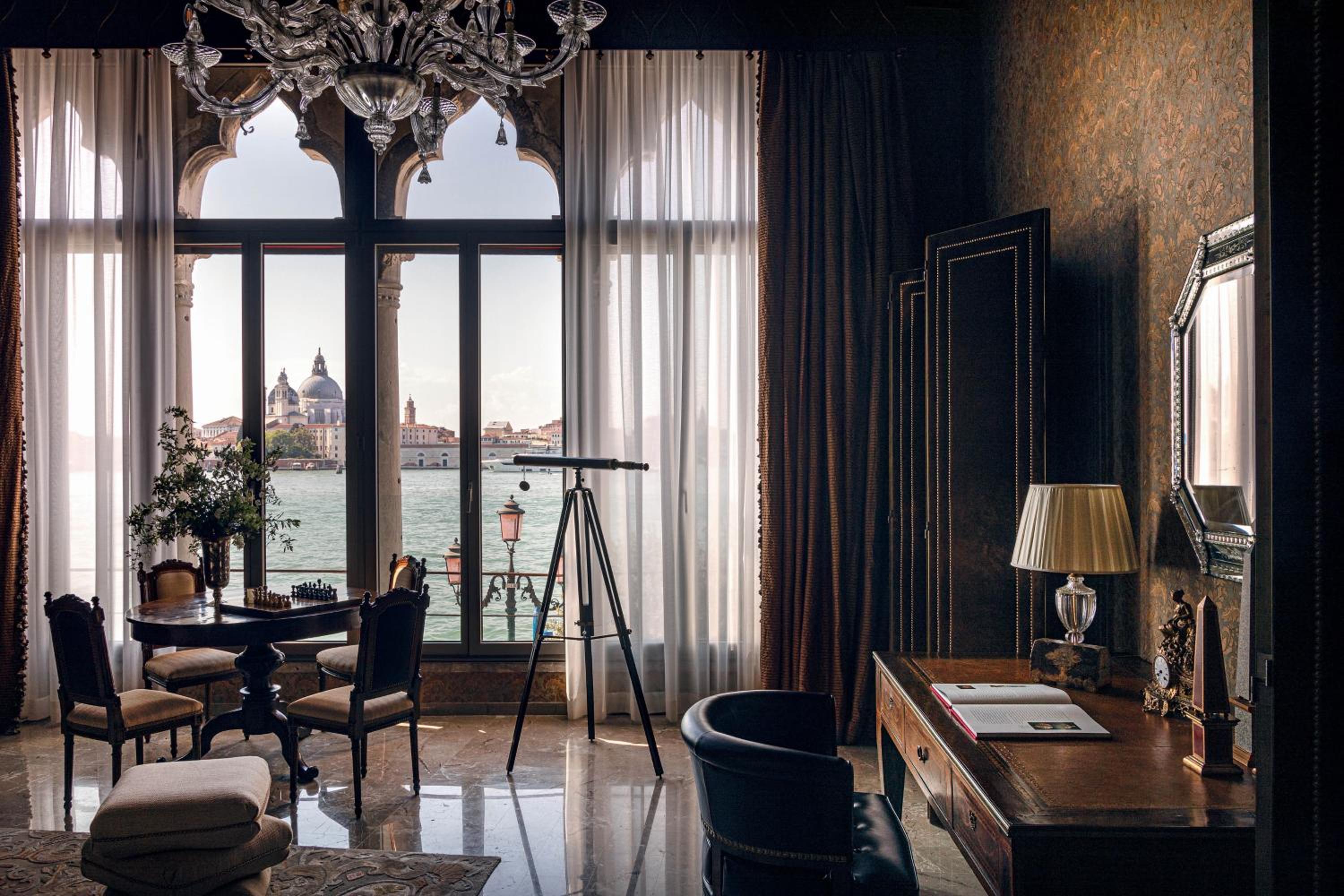 Signature Suite with Historical Landmark View (Dogaressa) thumbnail 5