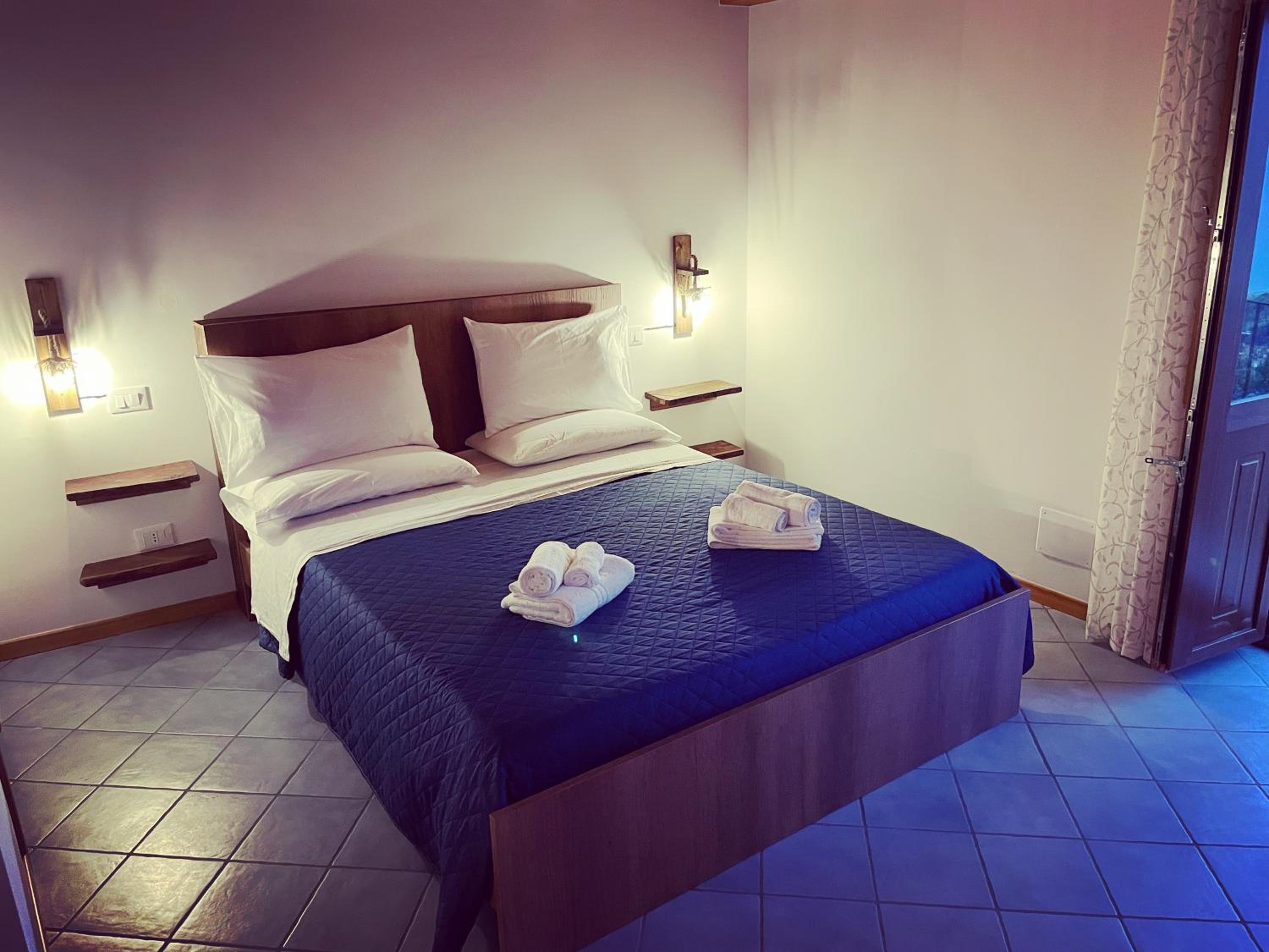 Double Room with Balcony and Sea View