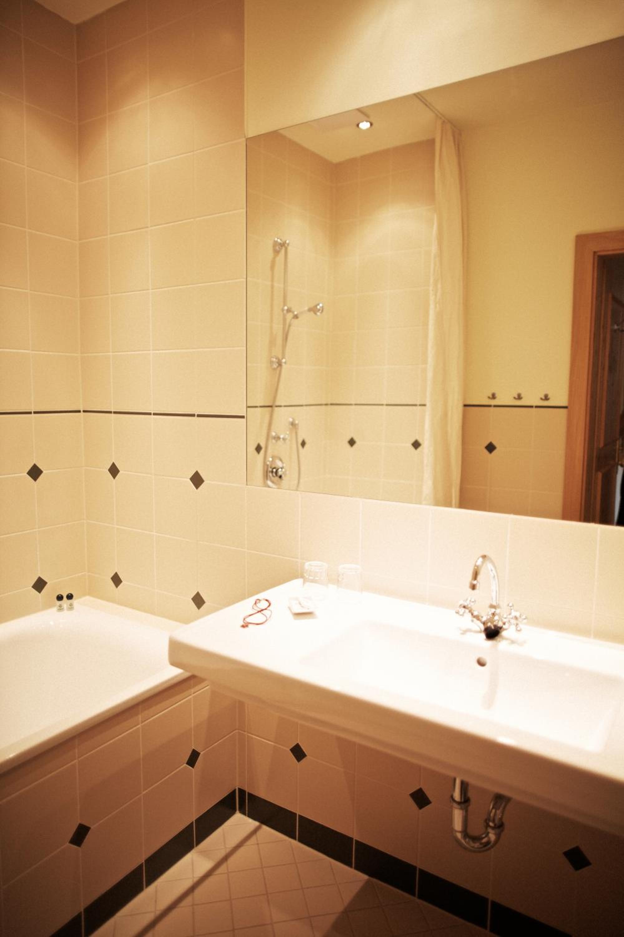 Double Room - Photo 5