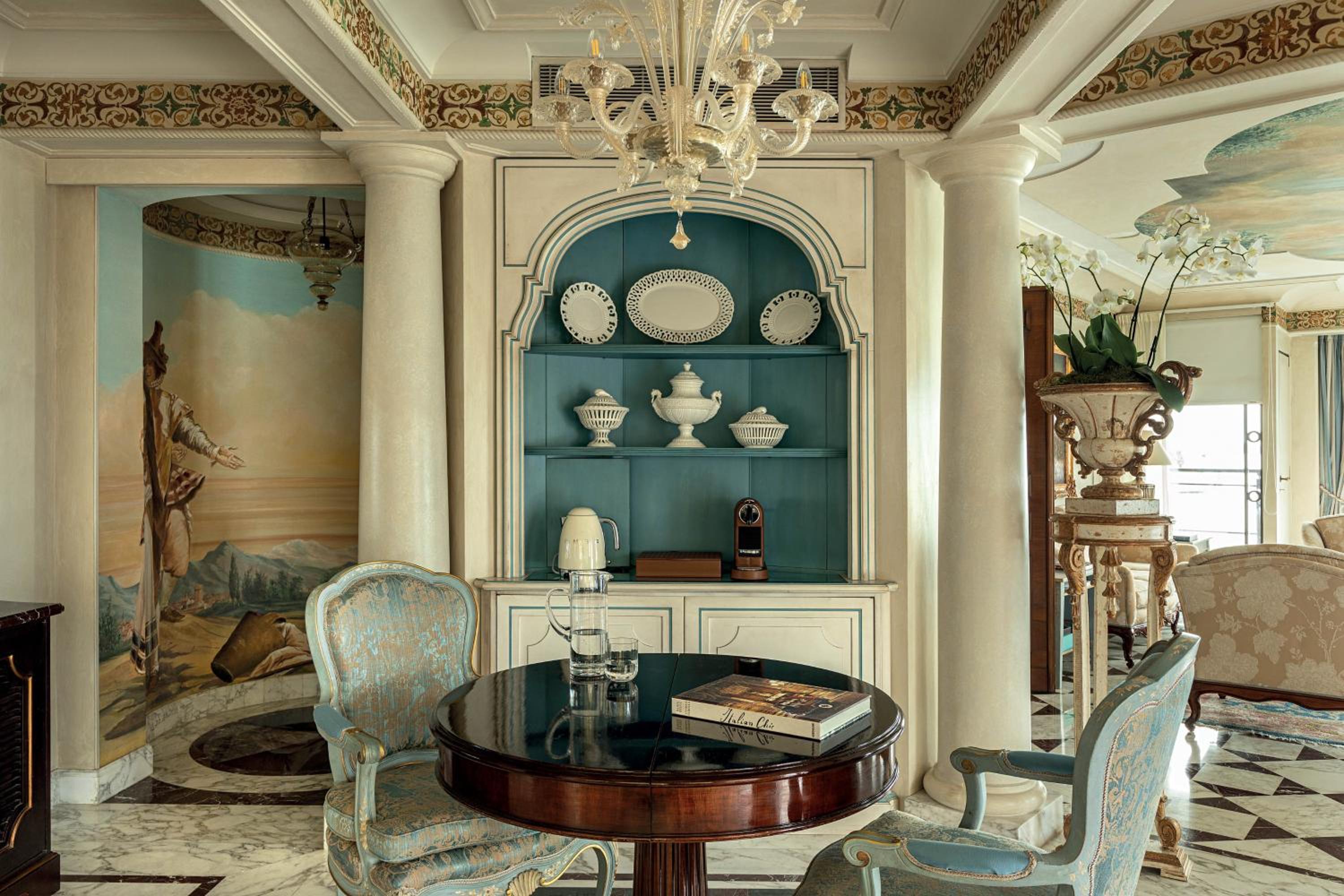 Signature Suite with Plunge Pool and Lagoon View (Palladio)