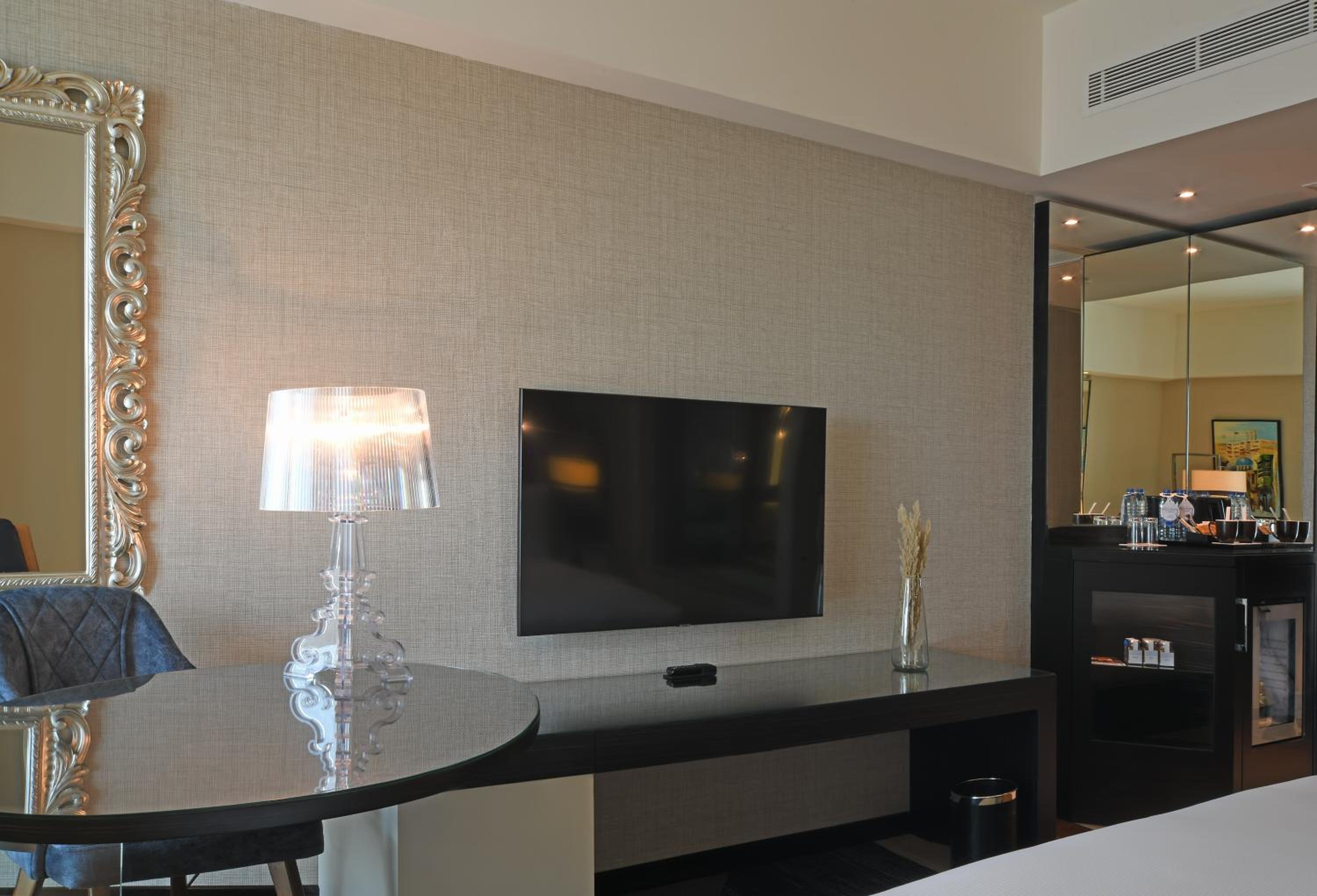 Executive King Room - Photo 18