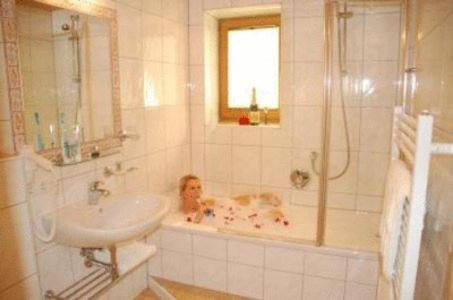 Double Room - Photo 6