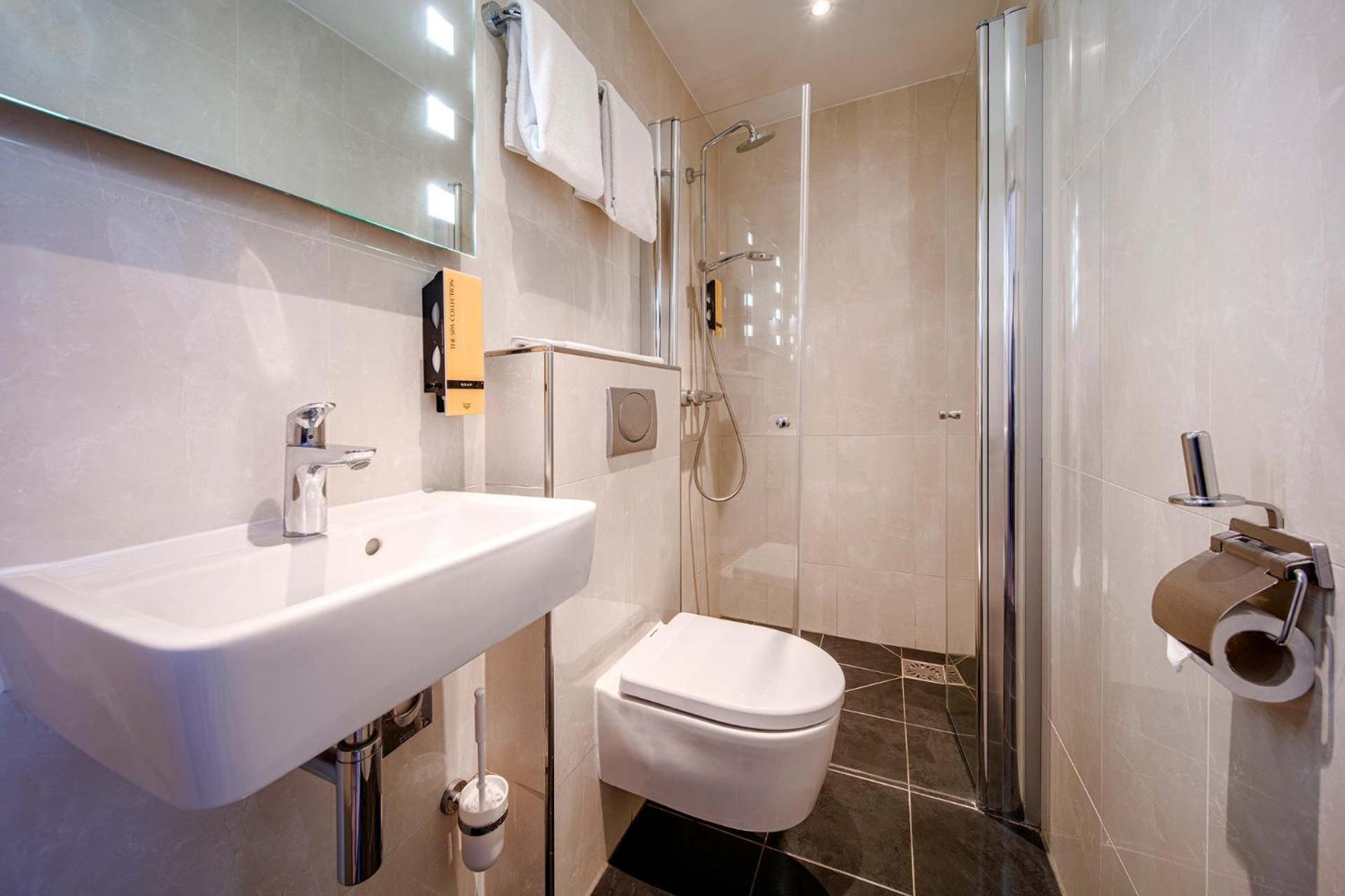 Deluxe Double Room photo 2
