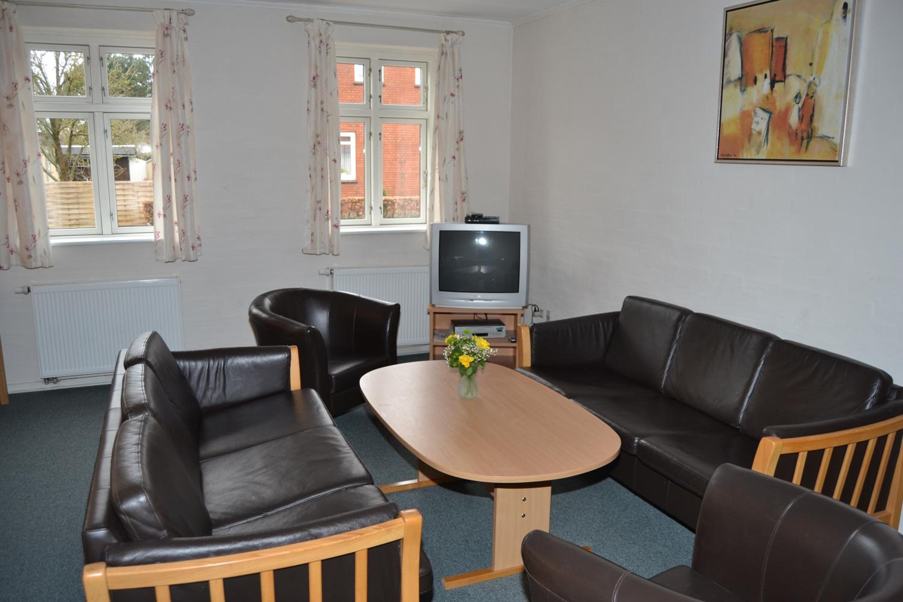 Two-Bedroom Apartment - Photo 3