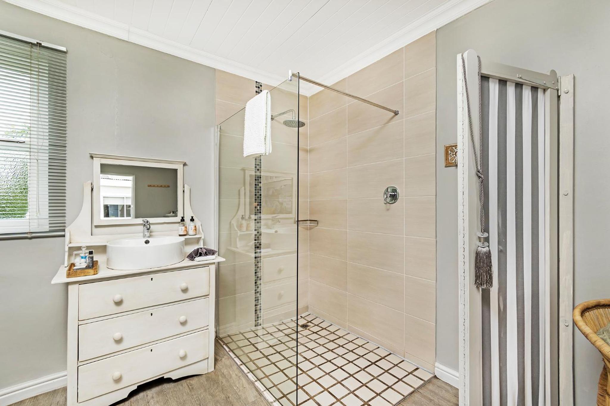 King Double Room - Photo 12