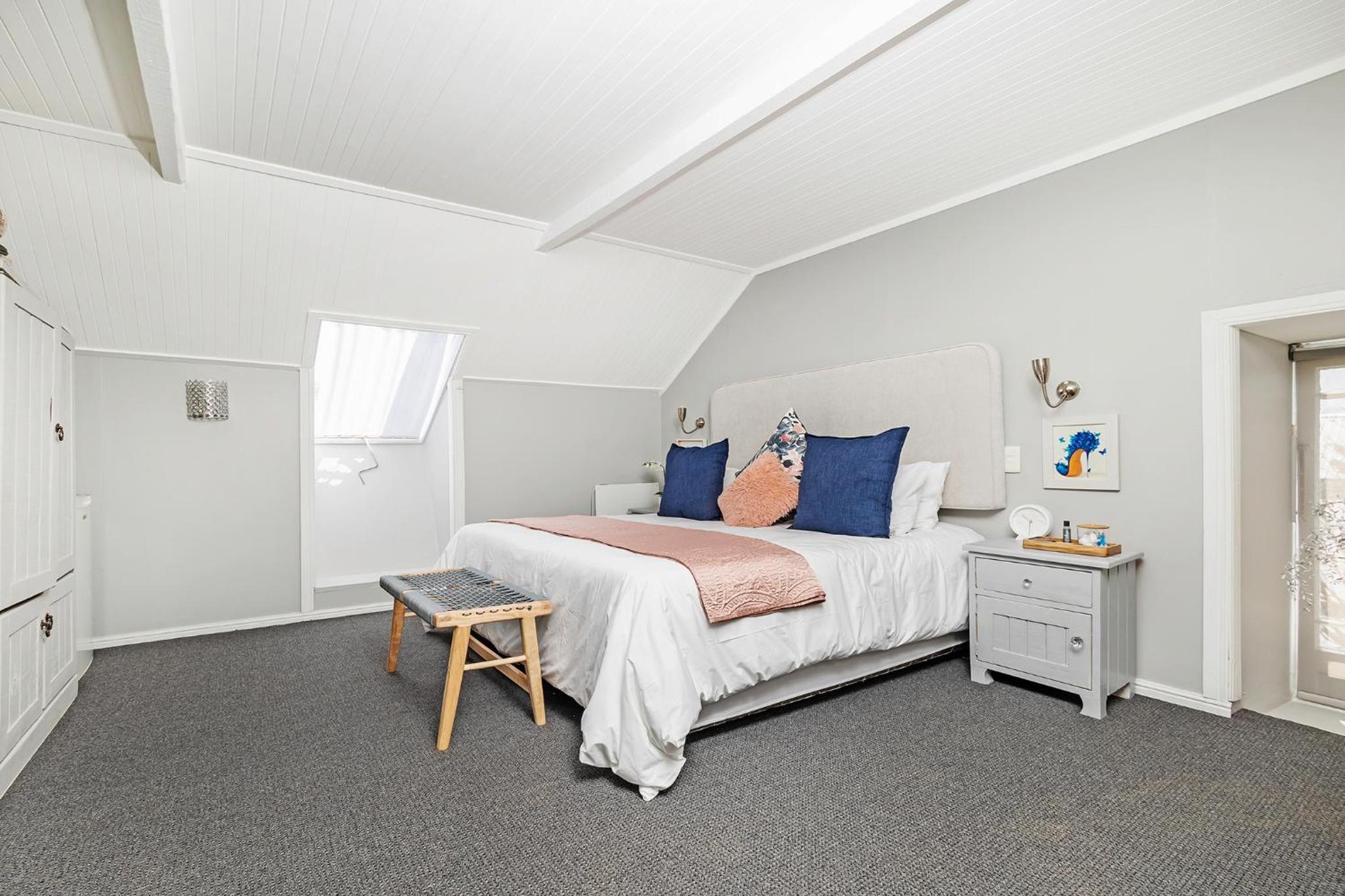 Standard Double Room - Photo 6