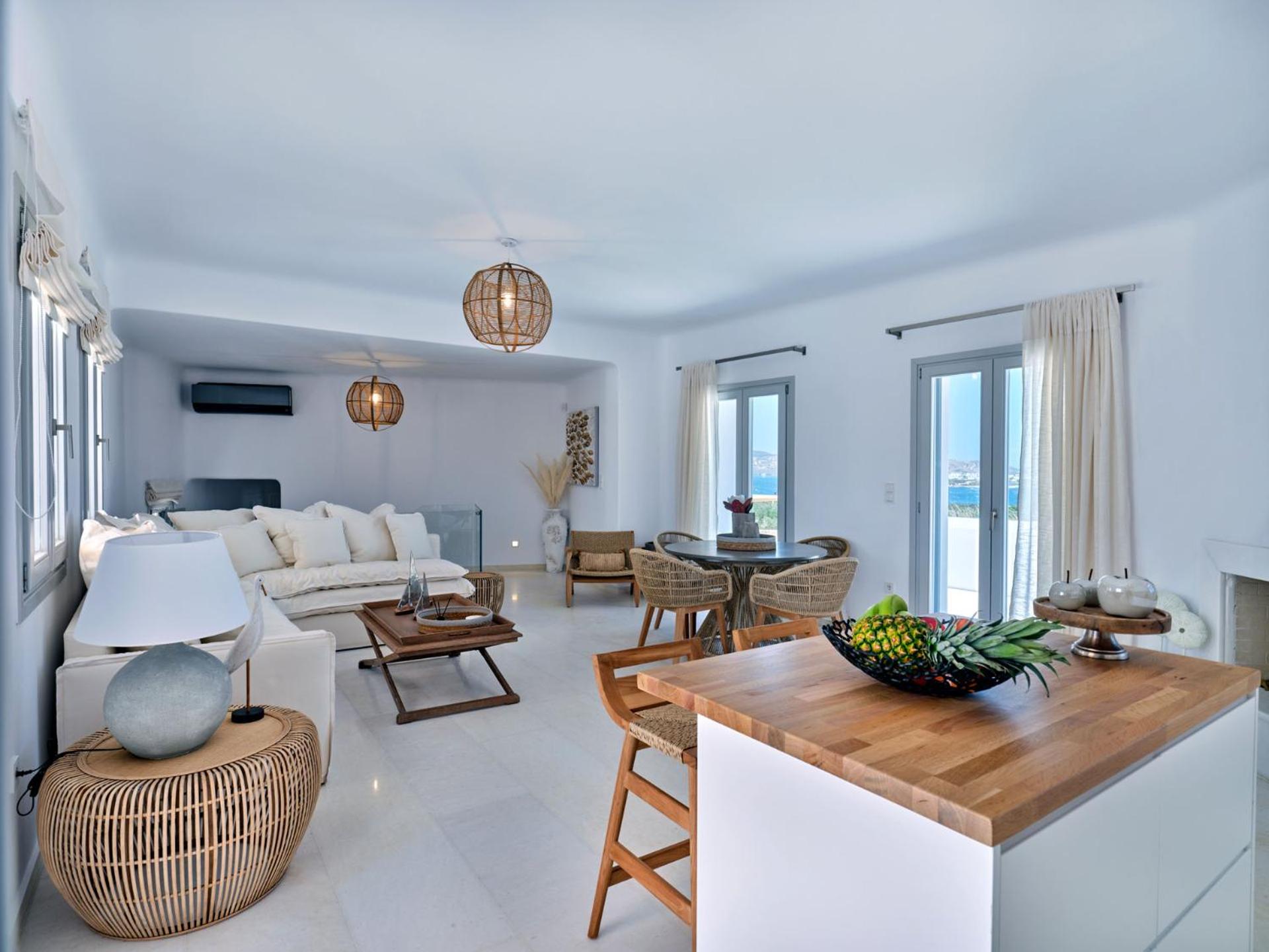 Three-Bedroom Villa photo 1
