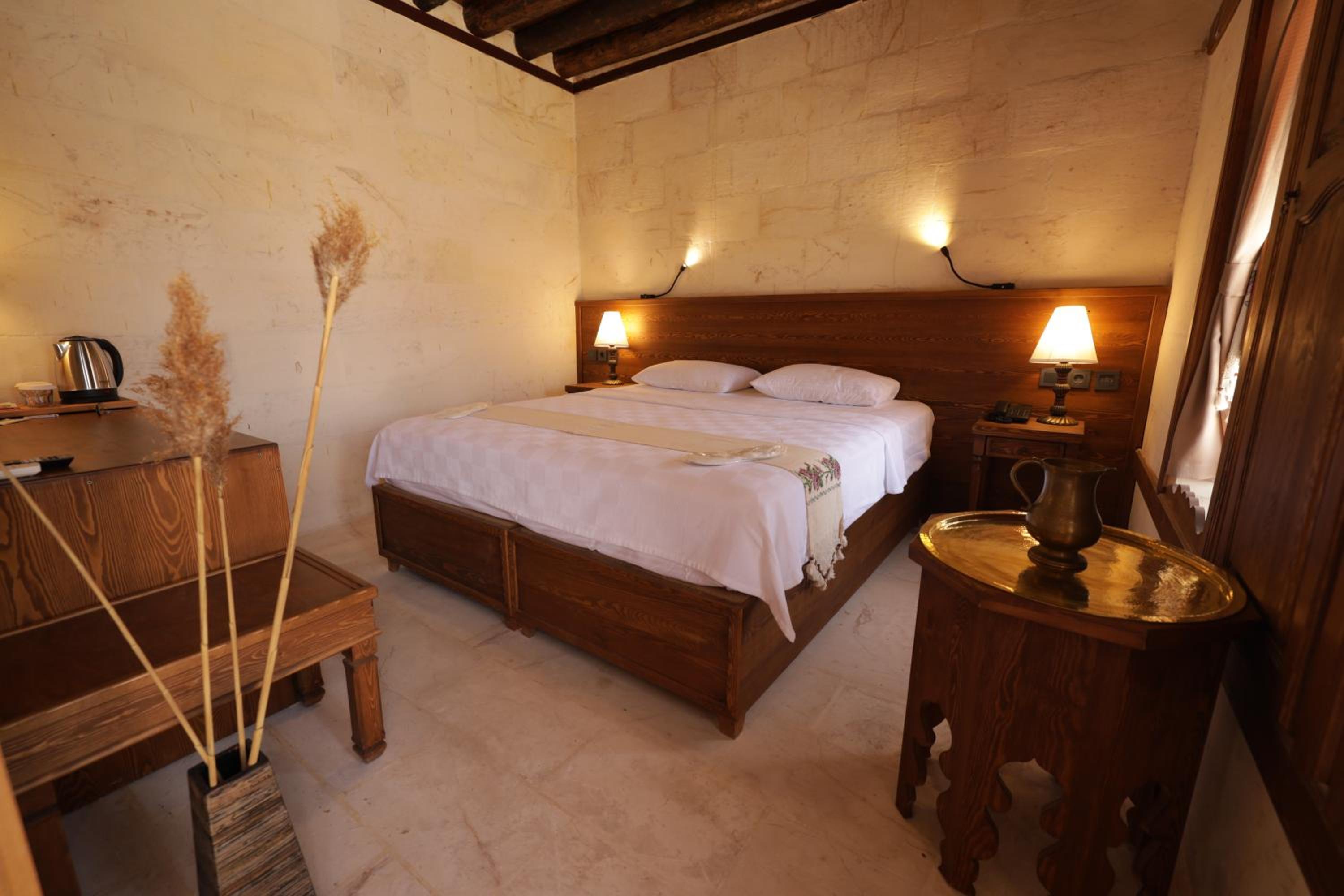 Deluxe Double Room with Balcony - Photo 1