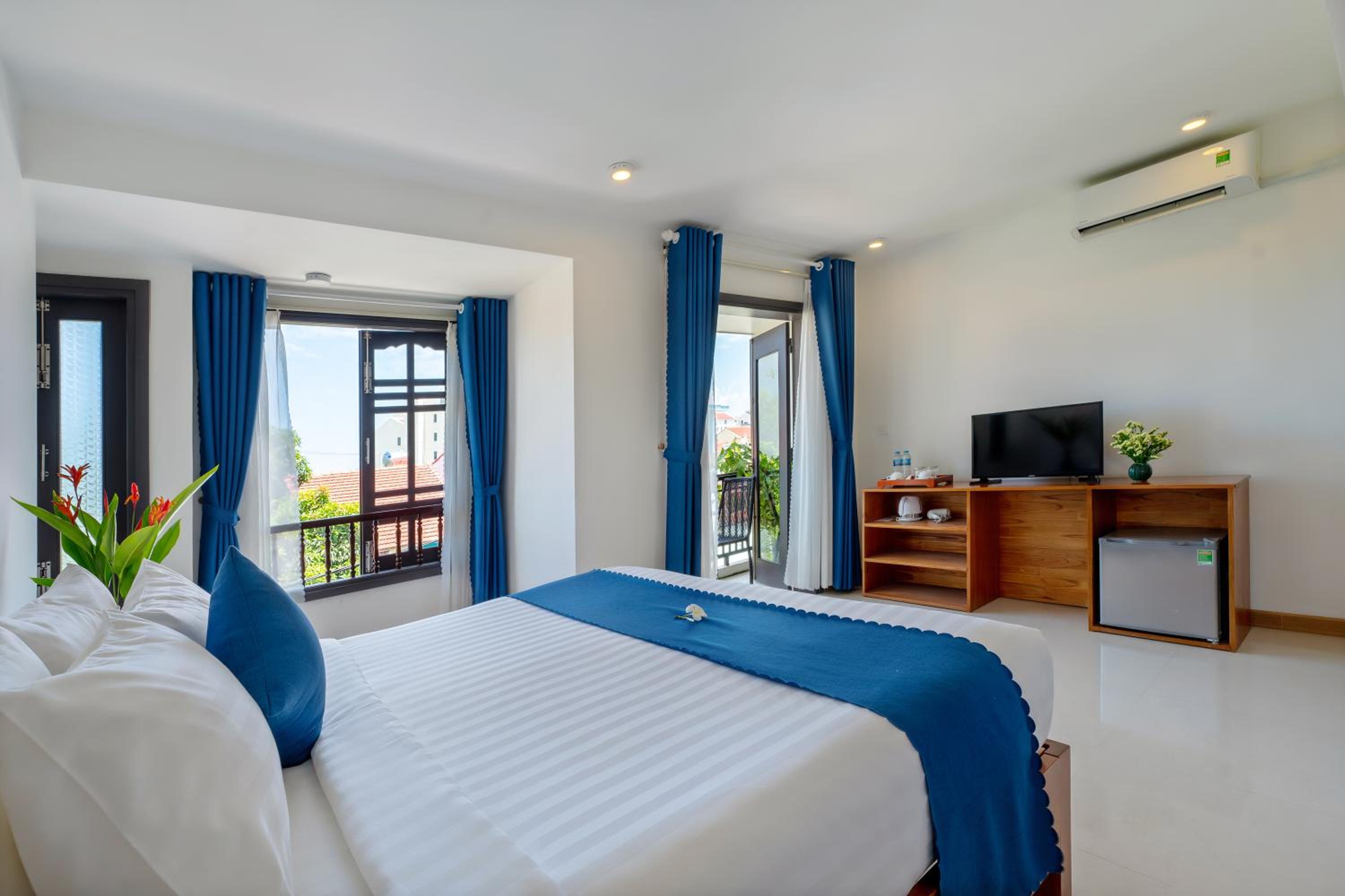 Deluxe Double Room with Balcony