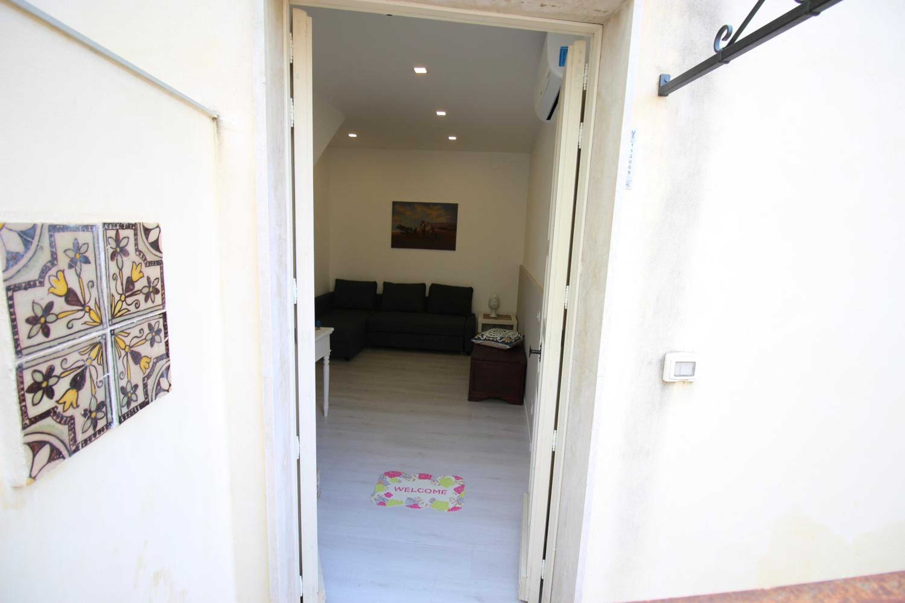 One-Bedroom House photo 1