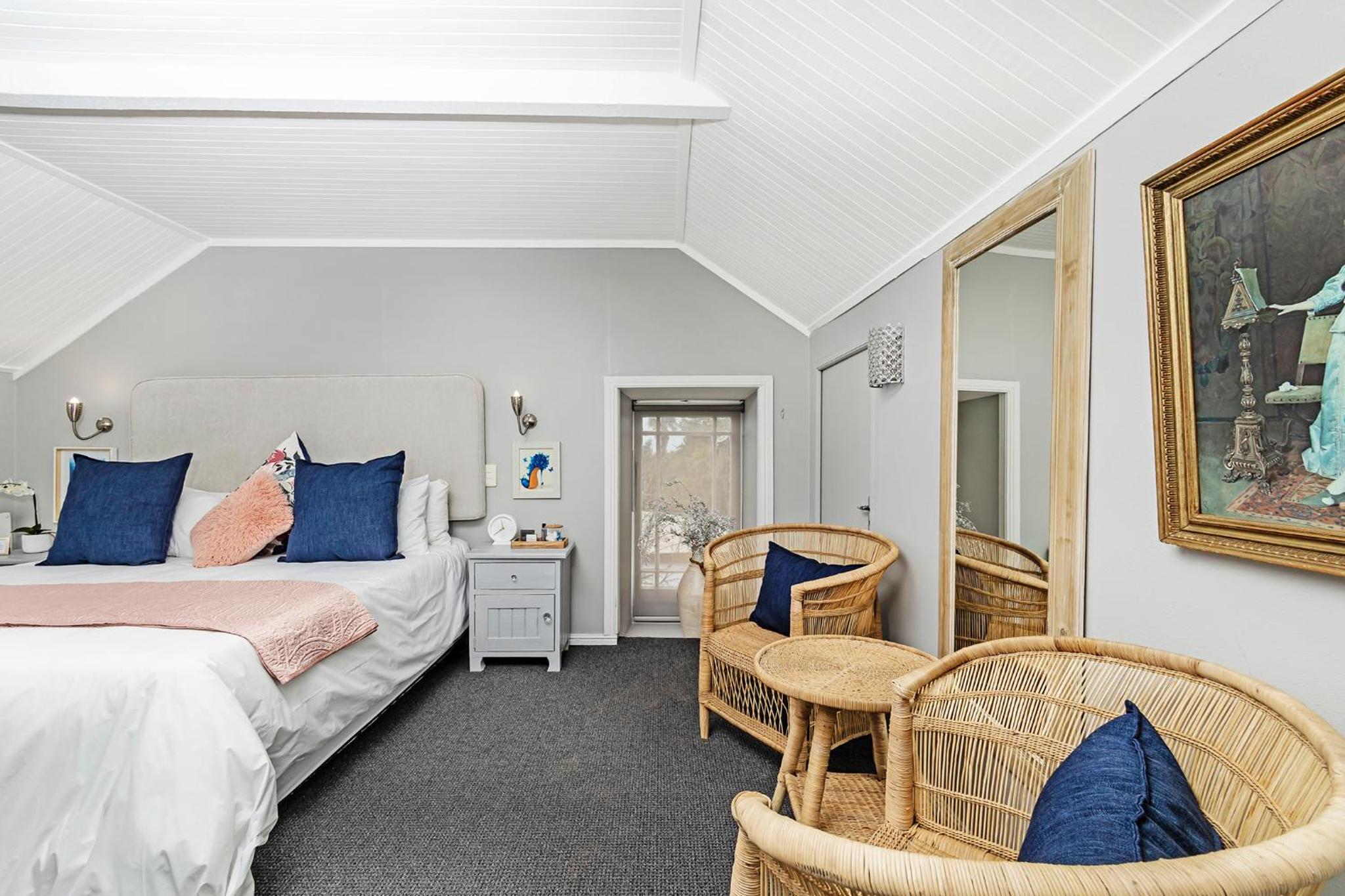 Standard Double Room - Photo 9
