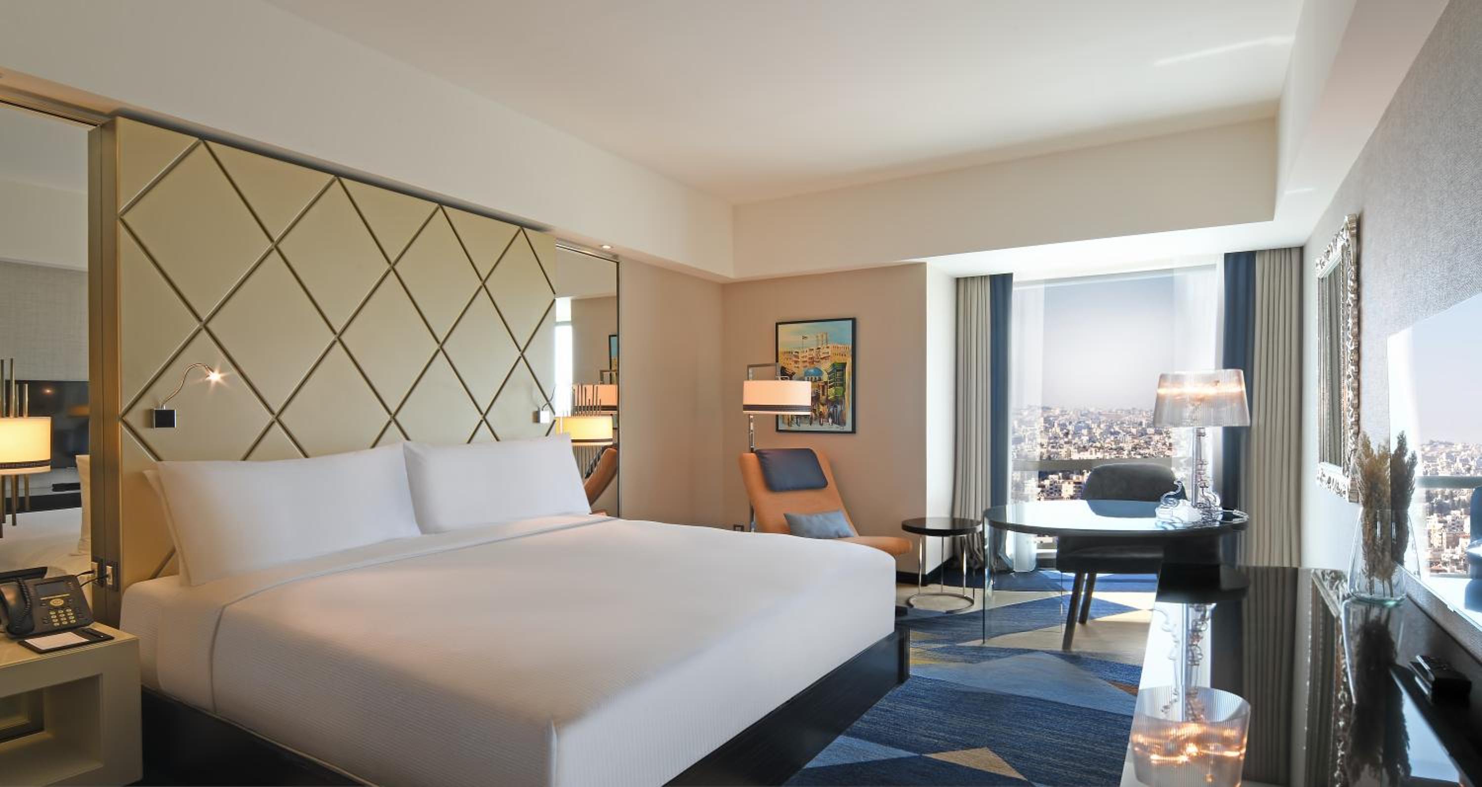 Deluxe King Room - Photo 16