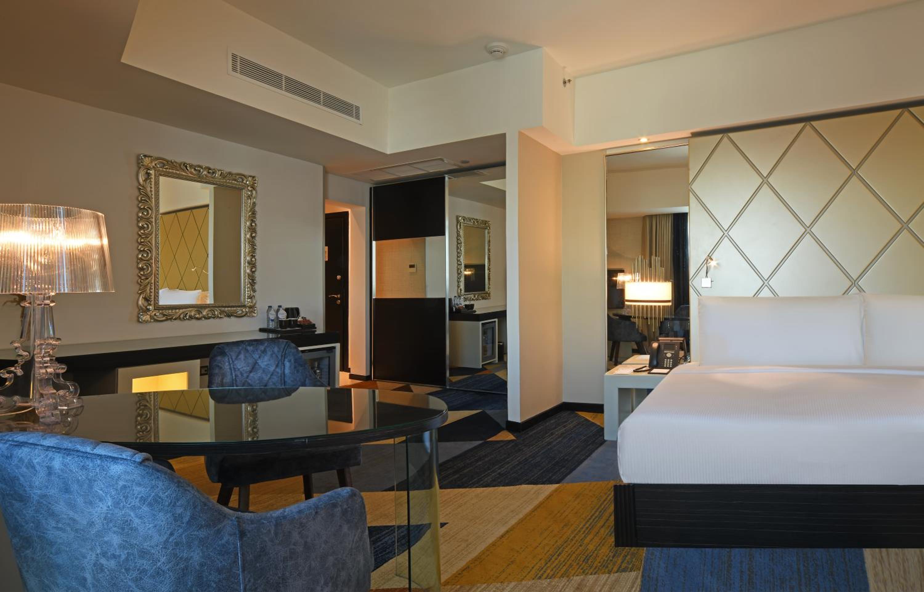 Executive King Room - Photo 10