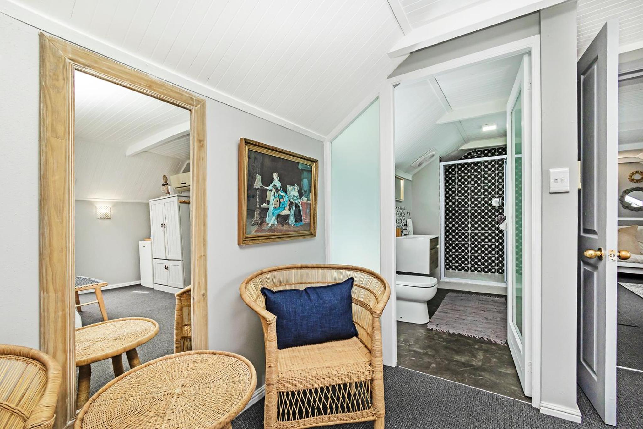 Standard Double Room - Photo 7
