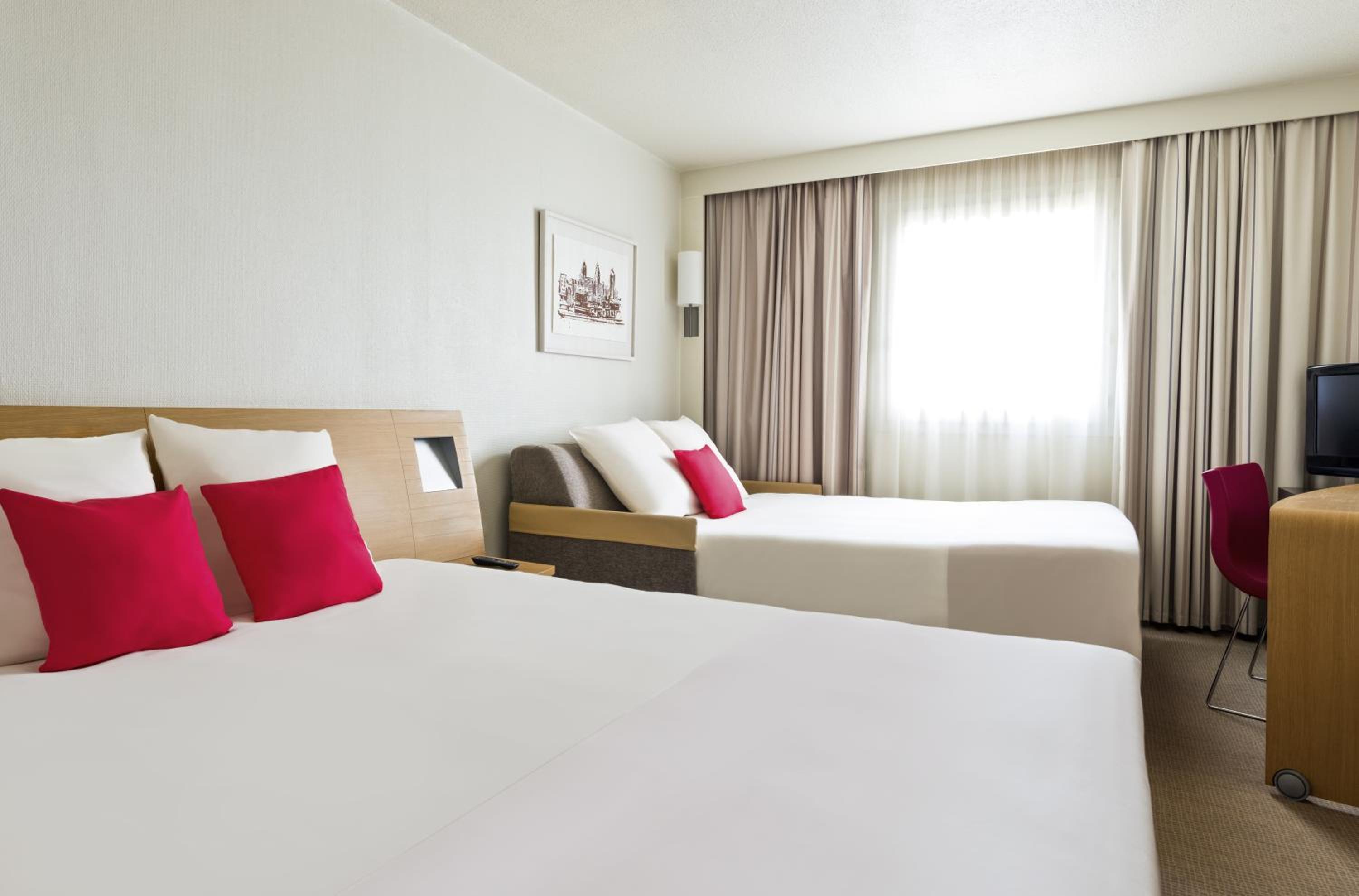 Classic Double Room with Sofa Bed photo 2
