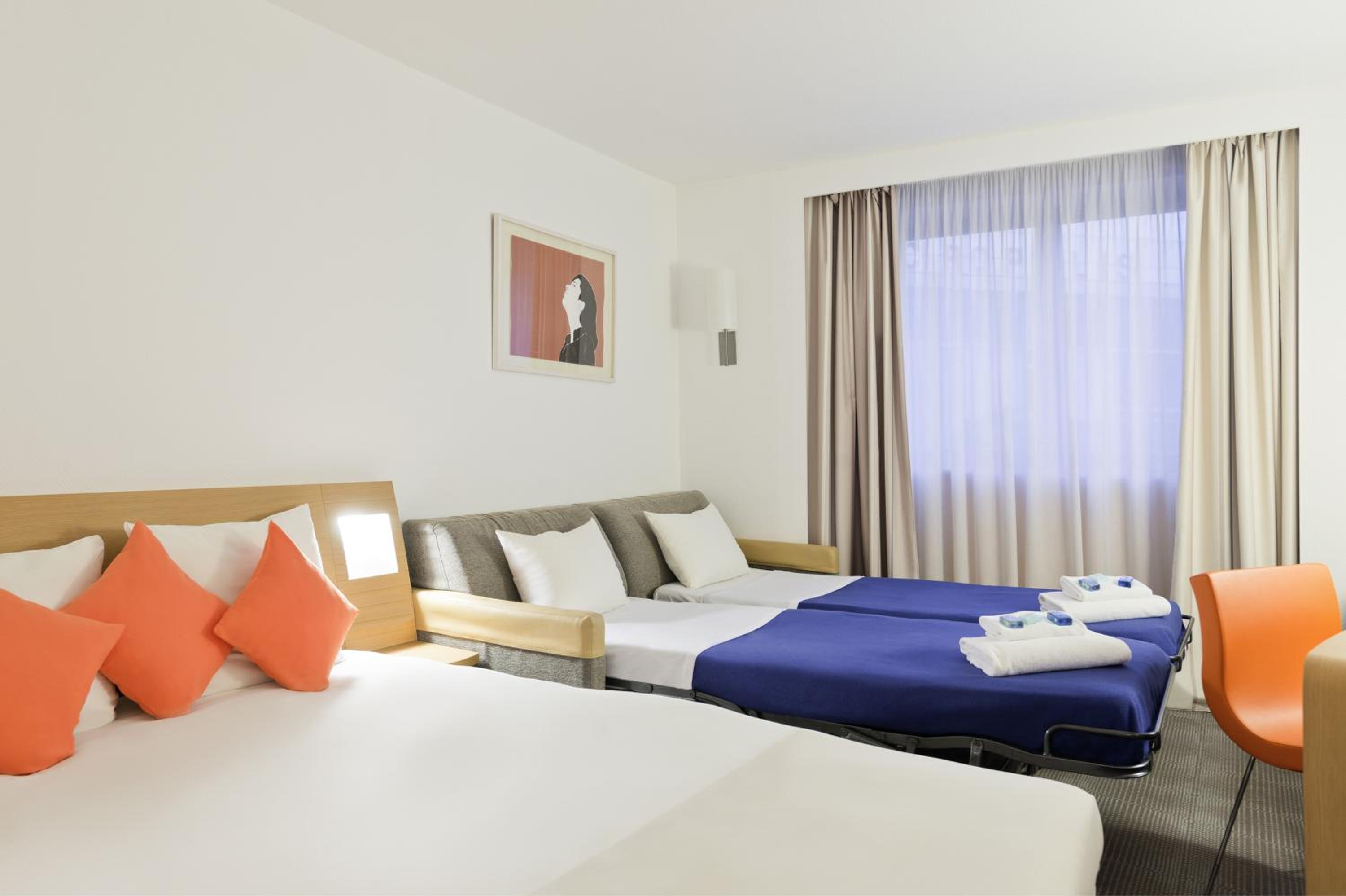 Classic Double Room with Sofa Bed photo 3