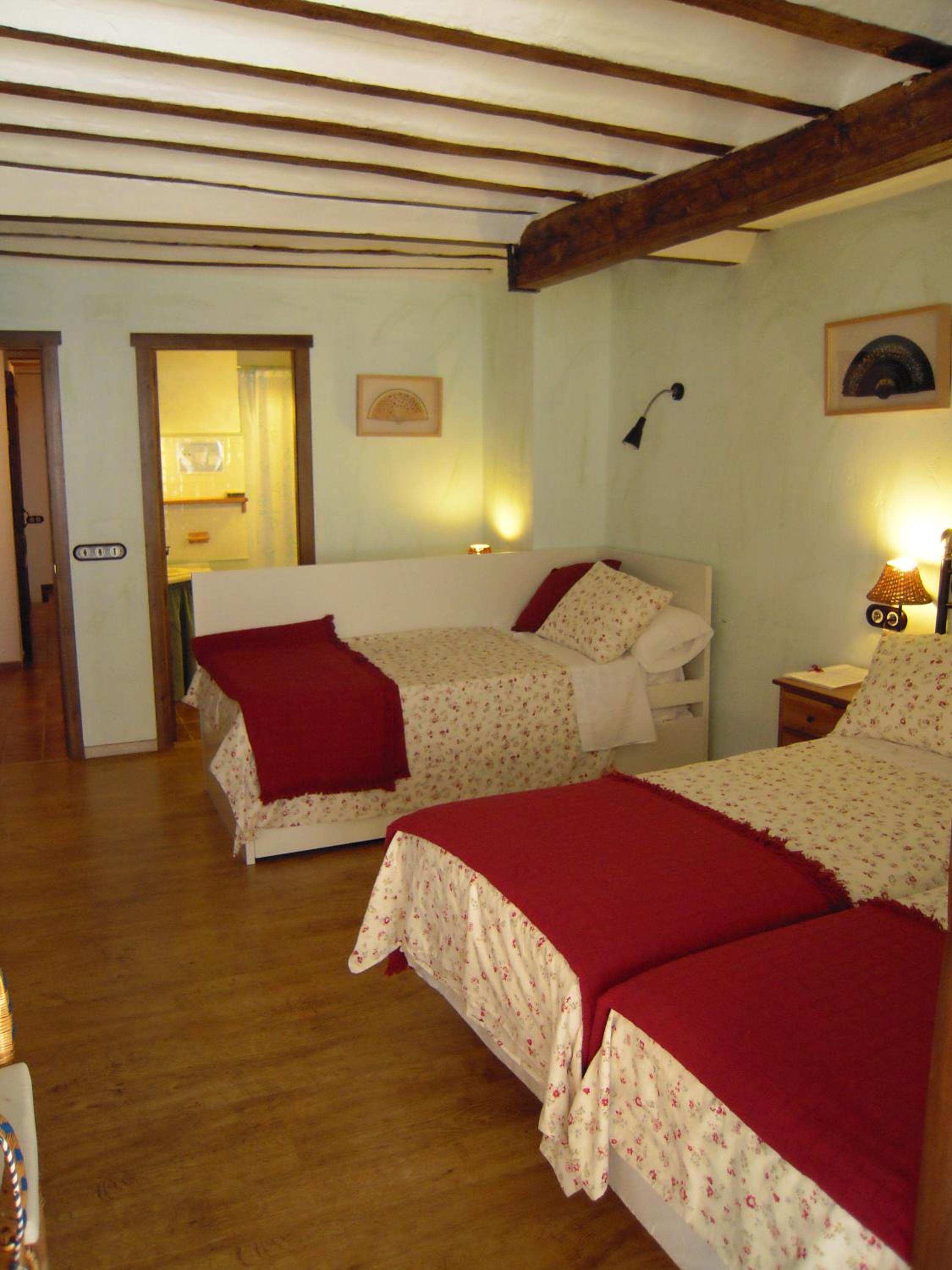 Habitación Triple con Baño Privado
