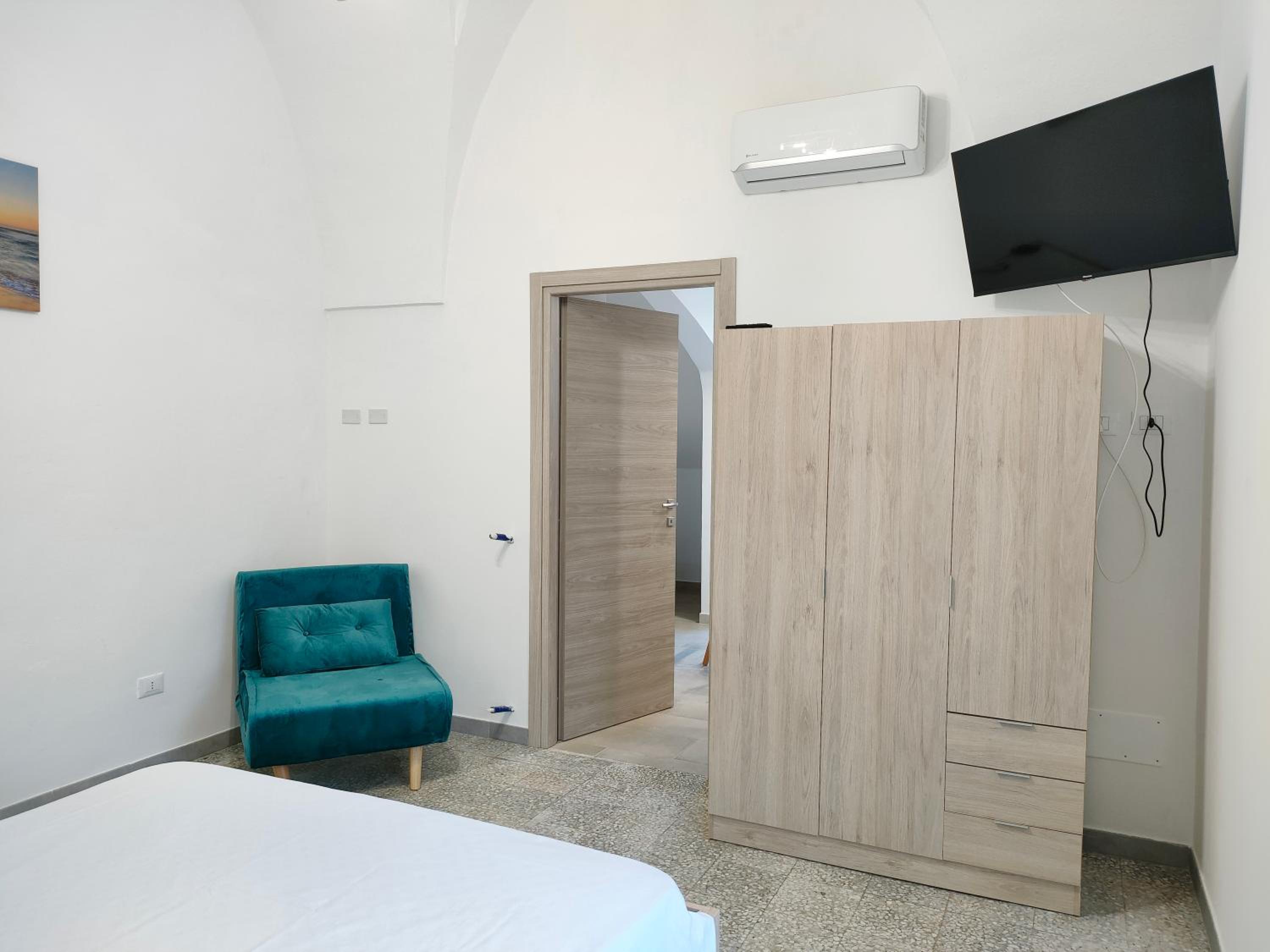 One-Bedroom House photo 1