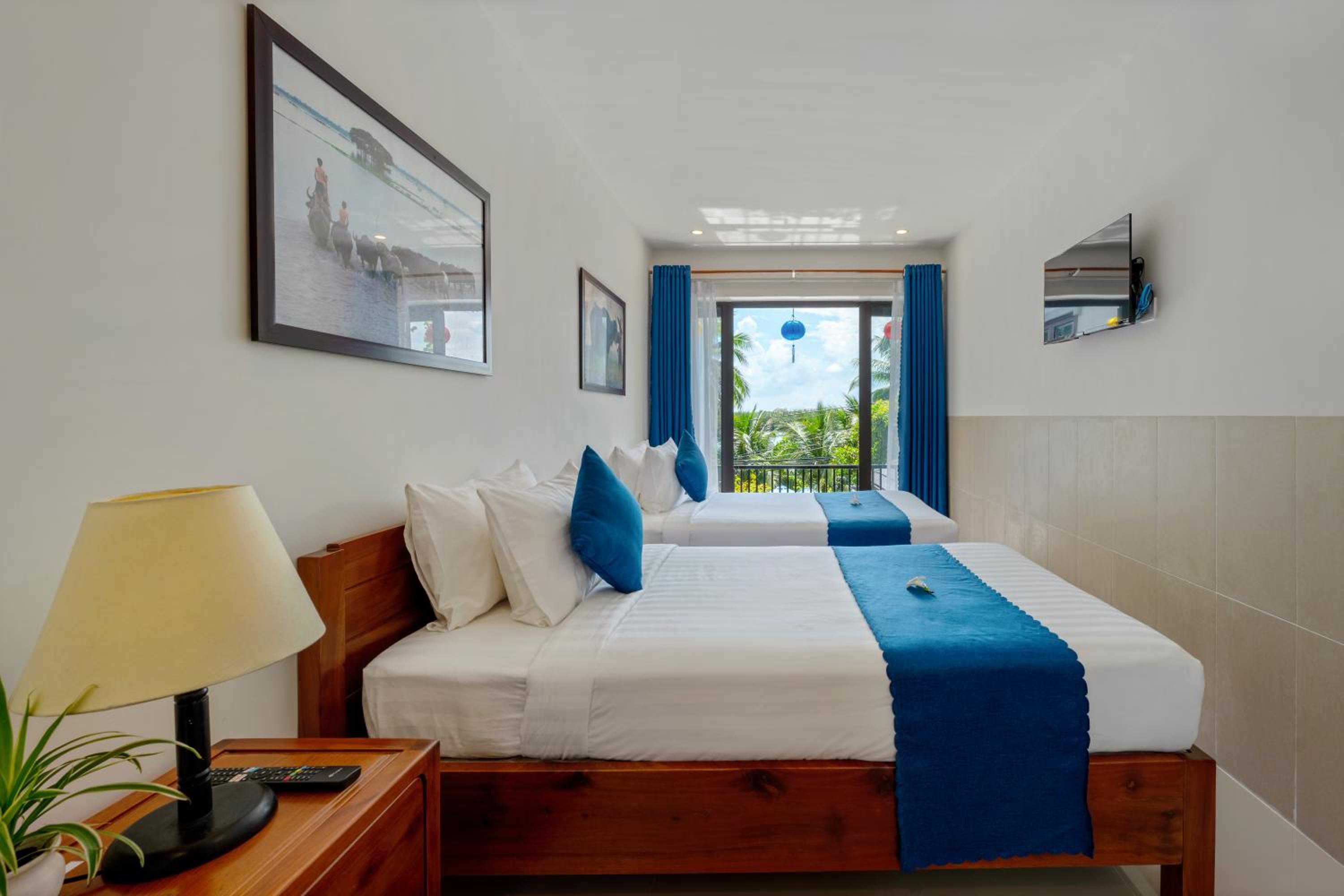 Twin Room with Pool View