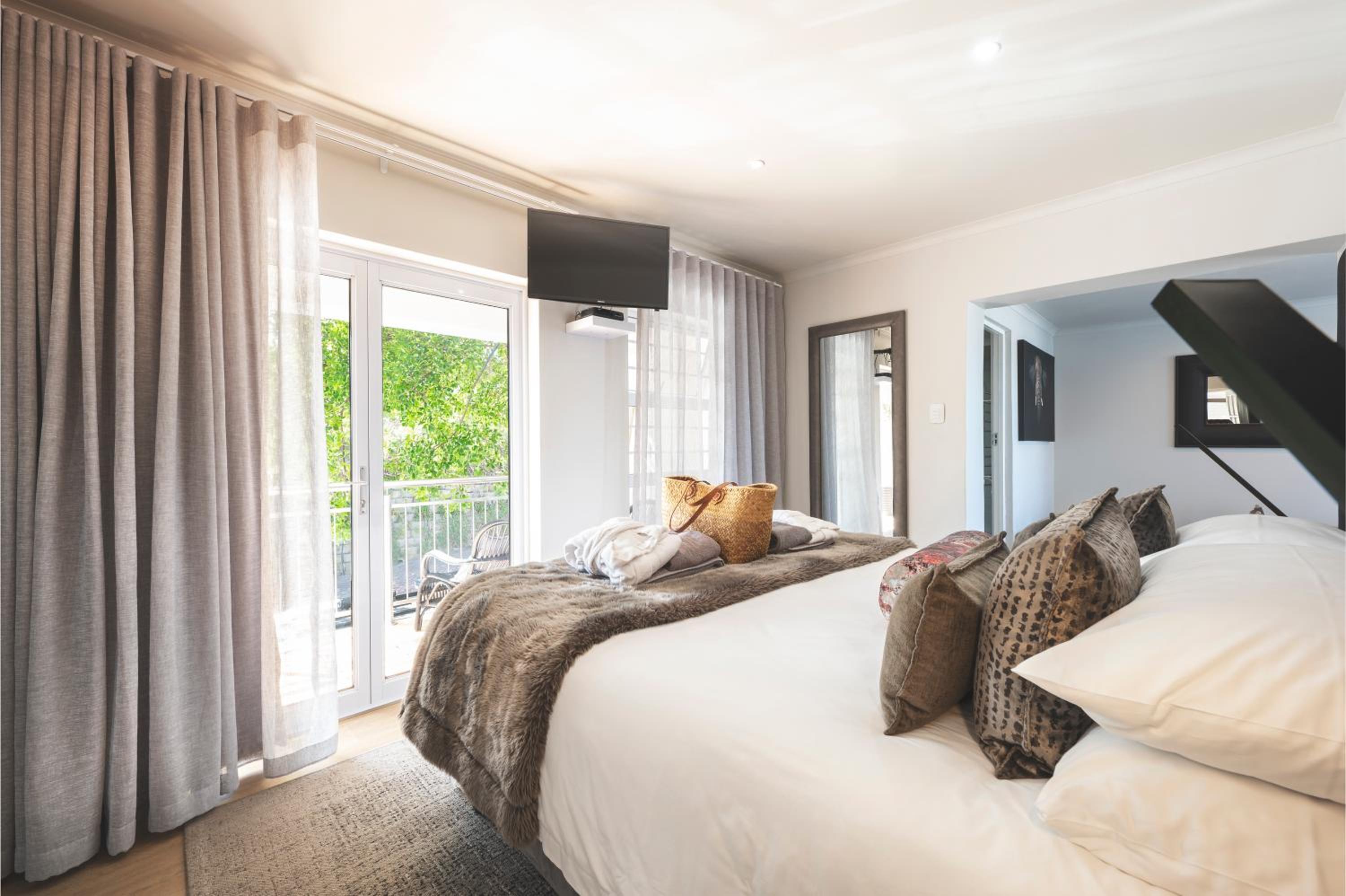 Twin/Double Room photo 3
