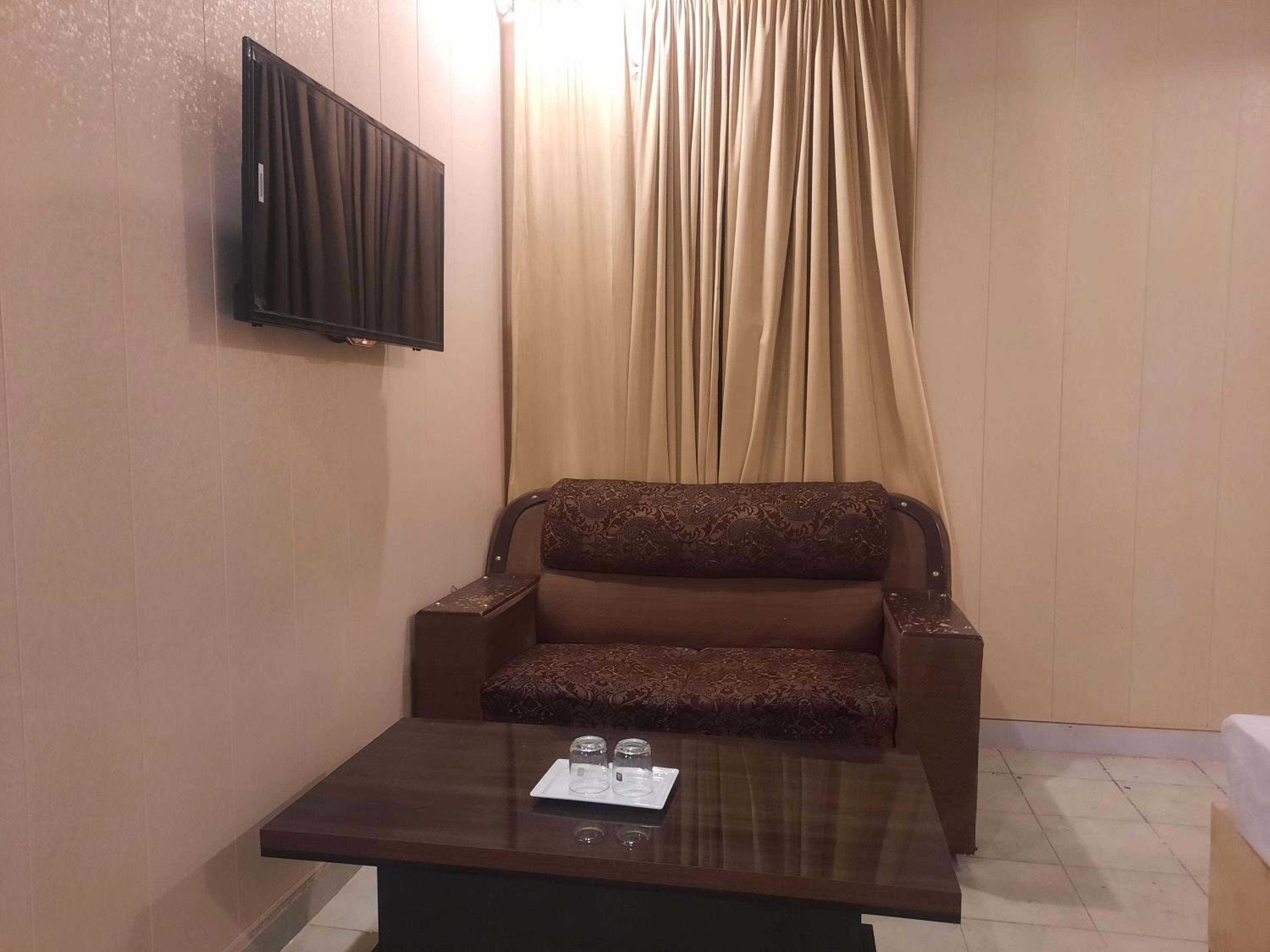 Standard Double or Twin Room photo 3
