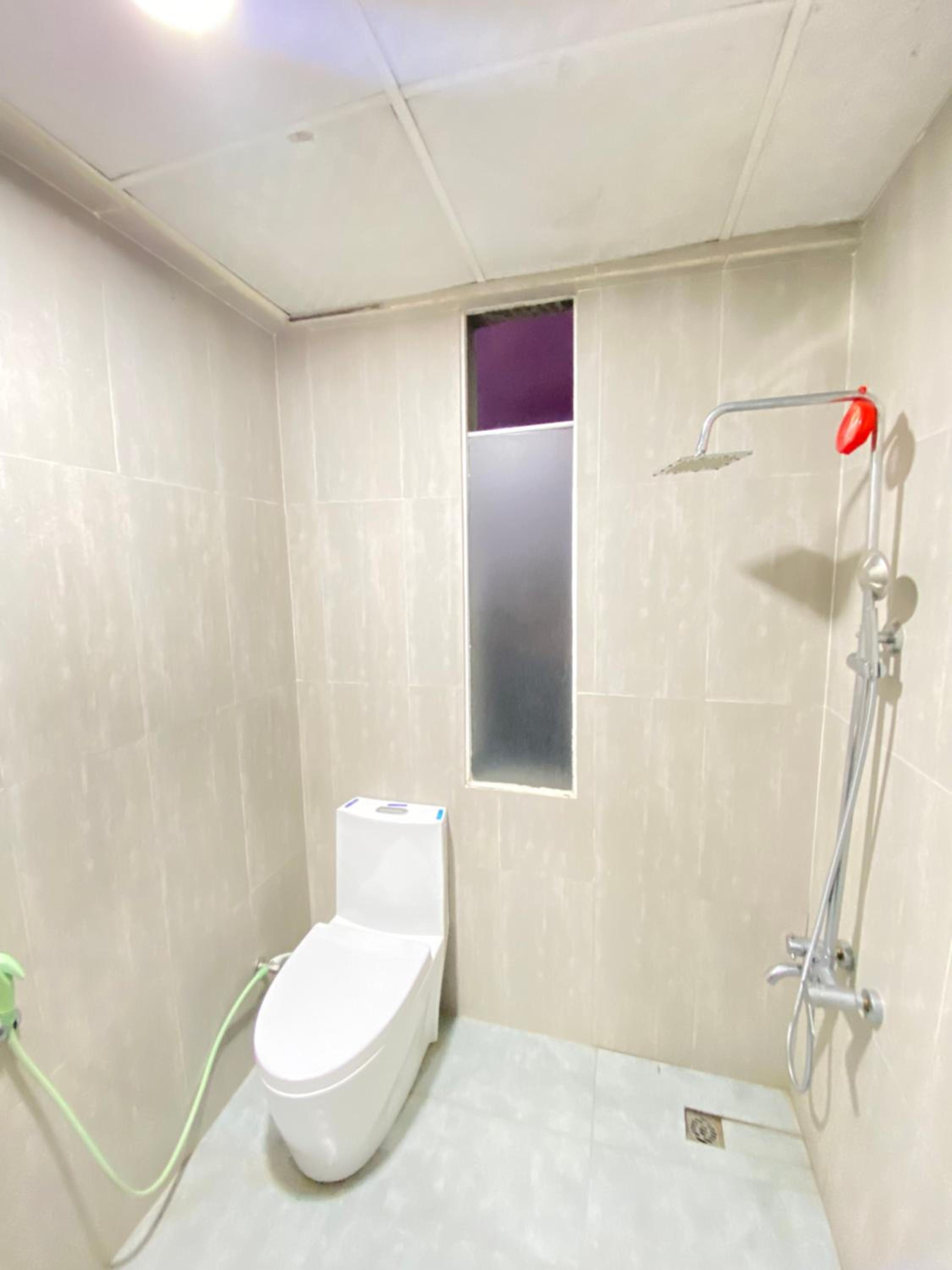 Economy Triple Room photo 3