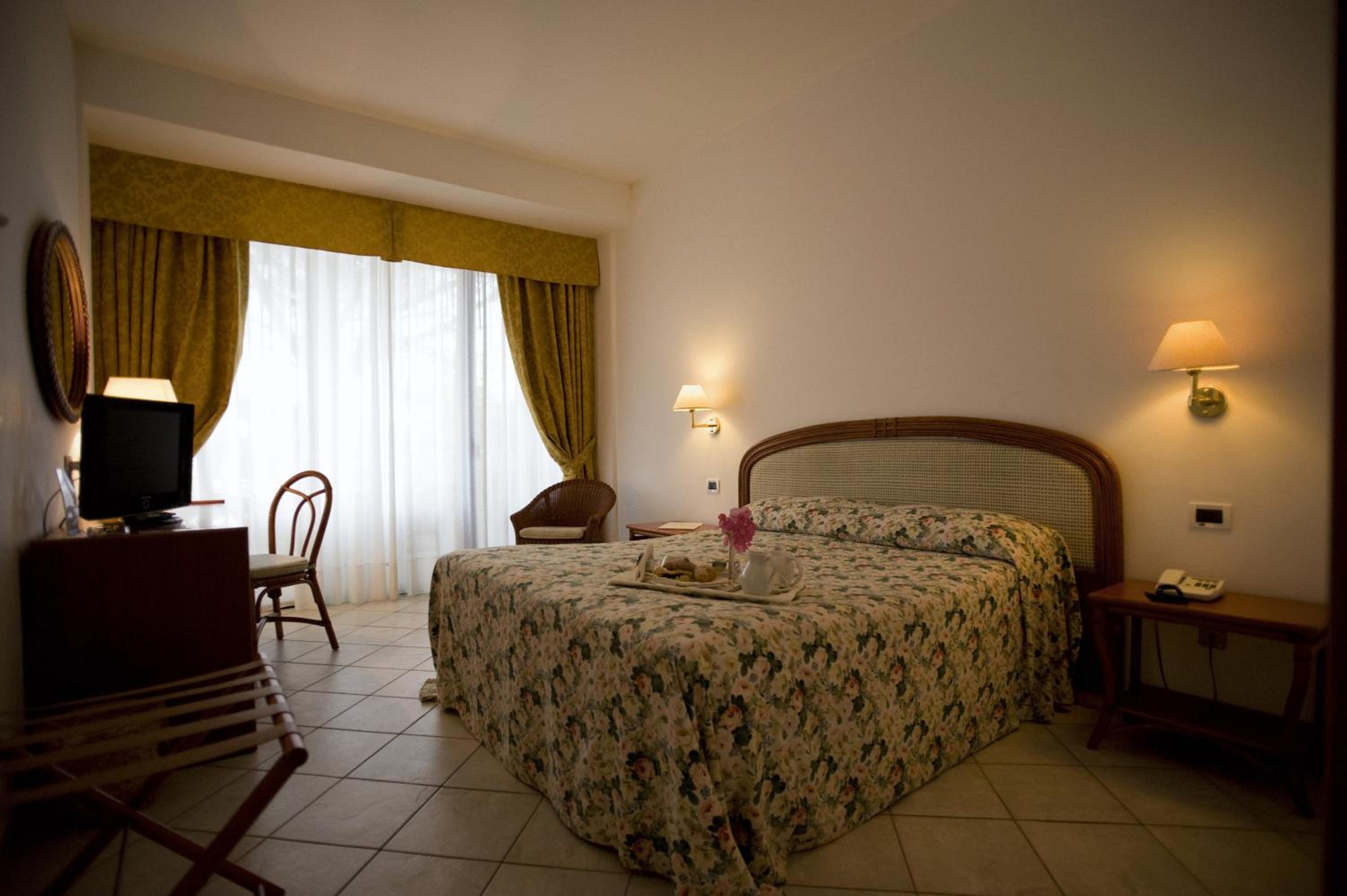 Double Room with Balcony - Photo 1