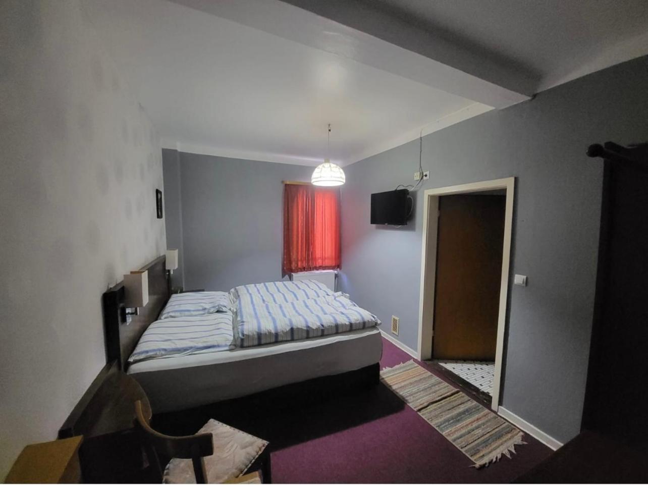 Budget Double Room photo 2