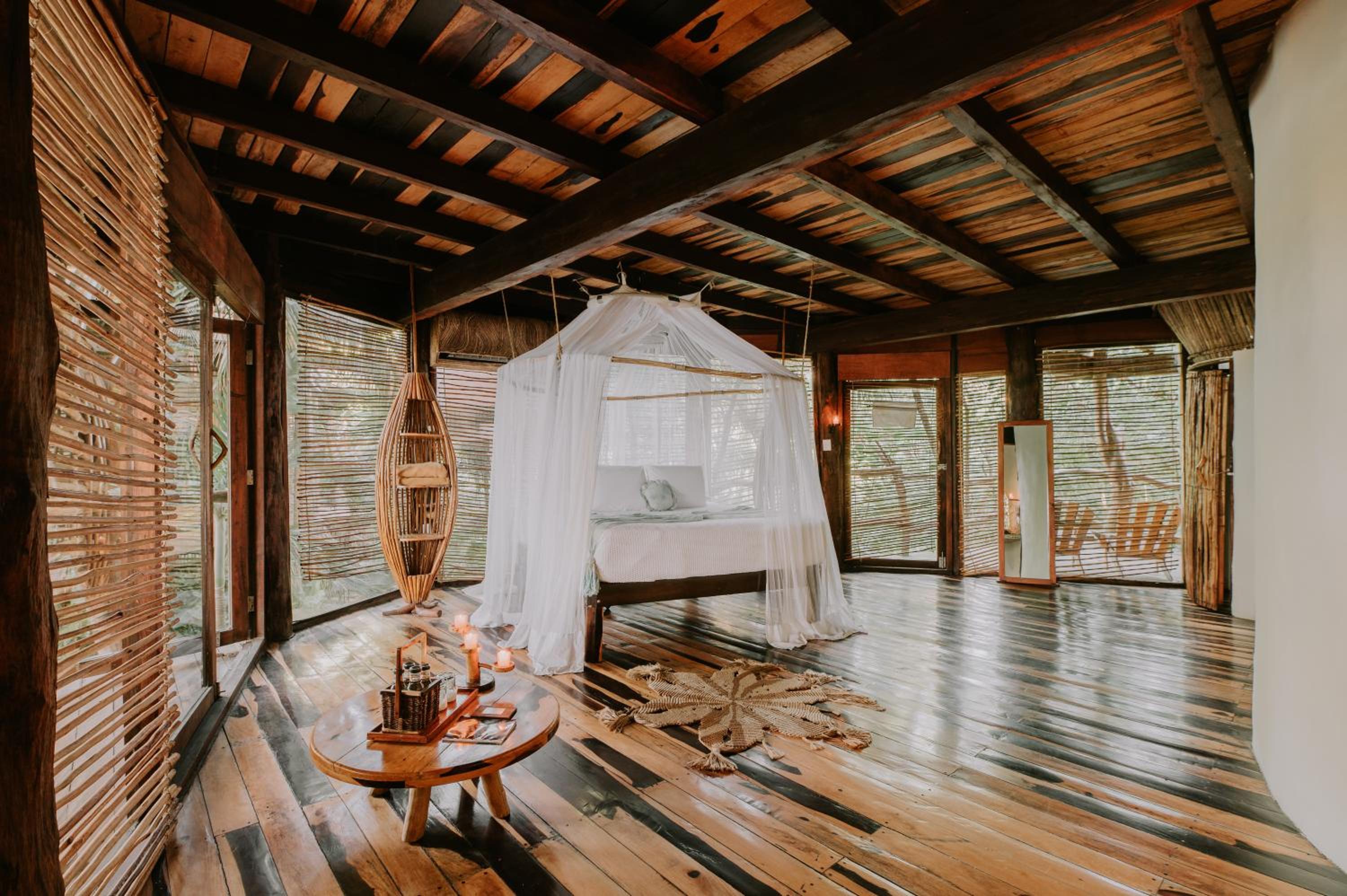 Villa with outdoor tub