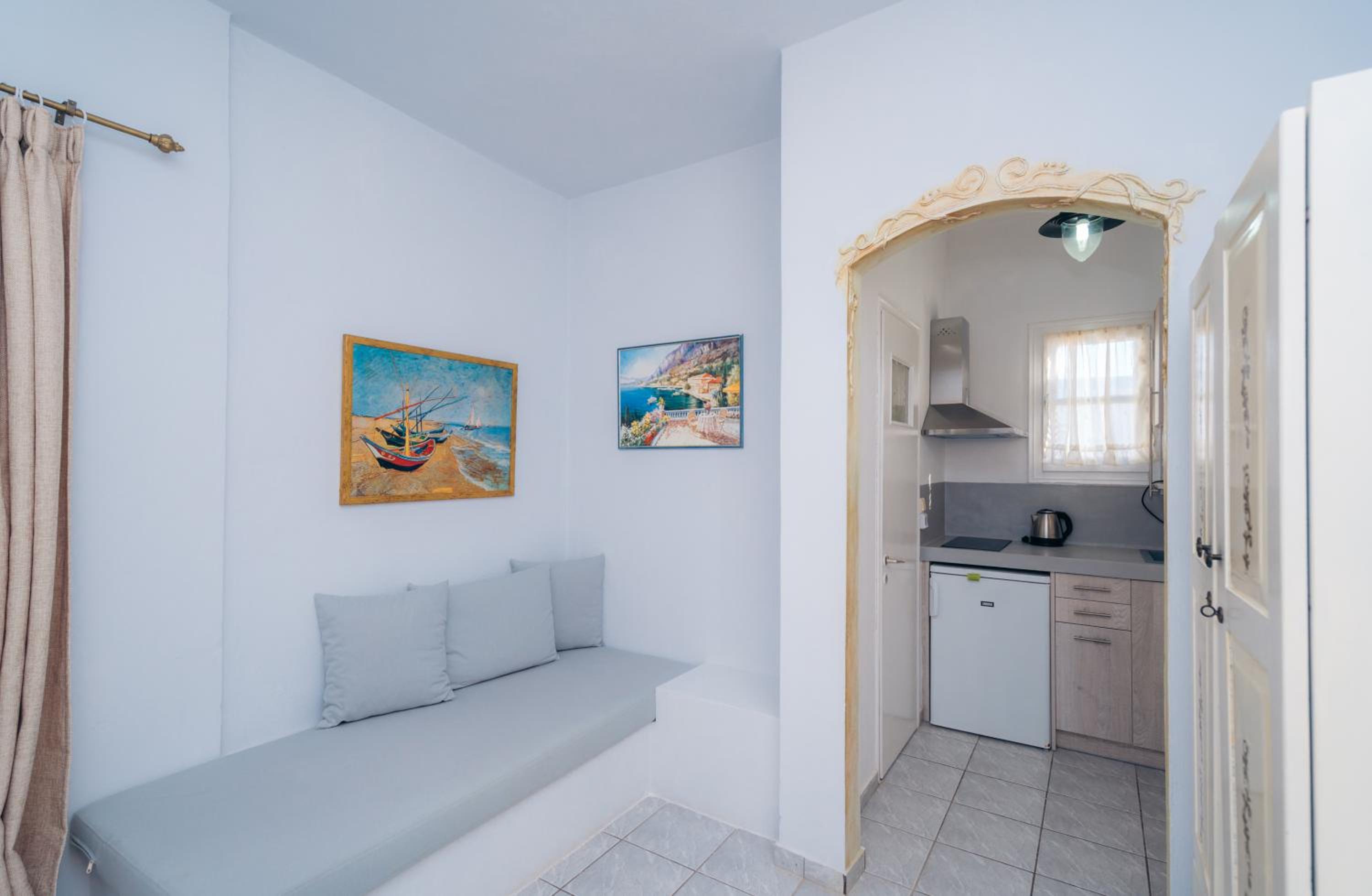 Studio Apartment photo 3