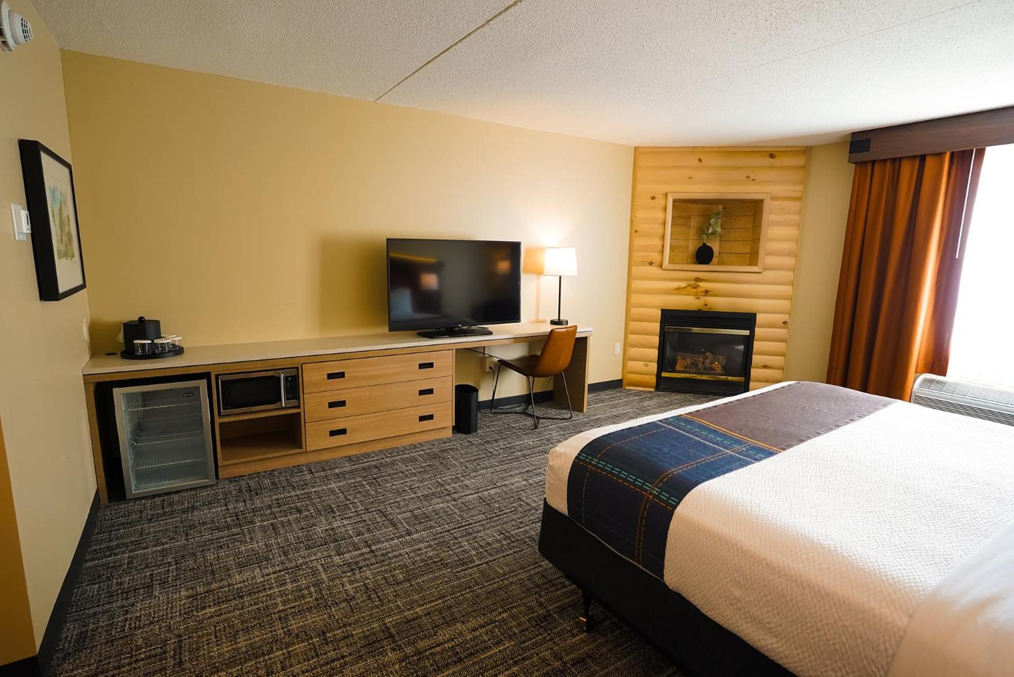 Deluxe King Room - Photo 2