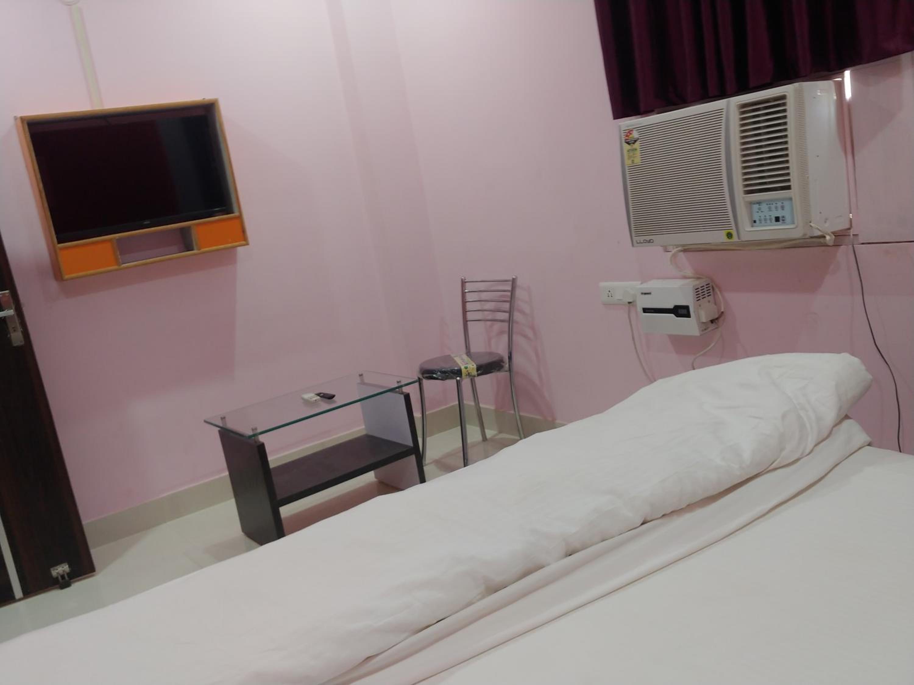 Double Room - Photo 5