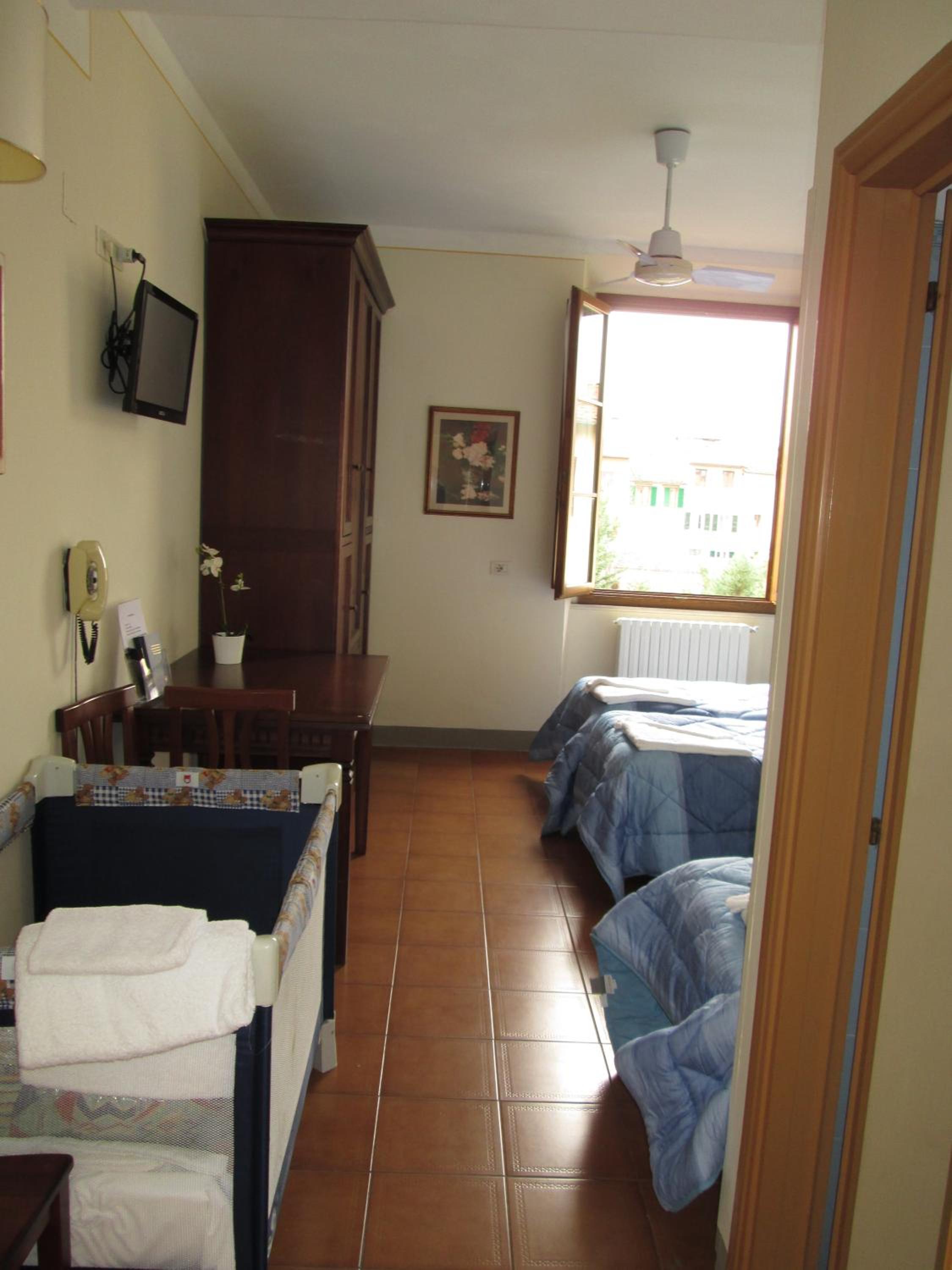 Triple Room with Terrace photo 2