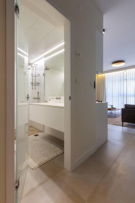 One-Bedroom Apartment - Photo 6