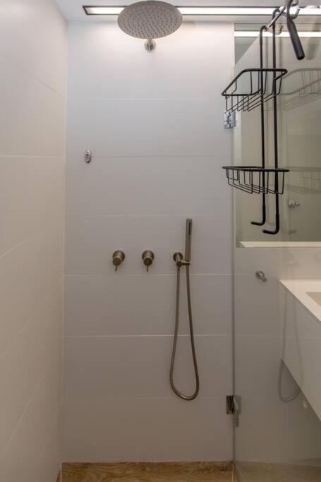 One-Bedroom Apartment - Photo 11