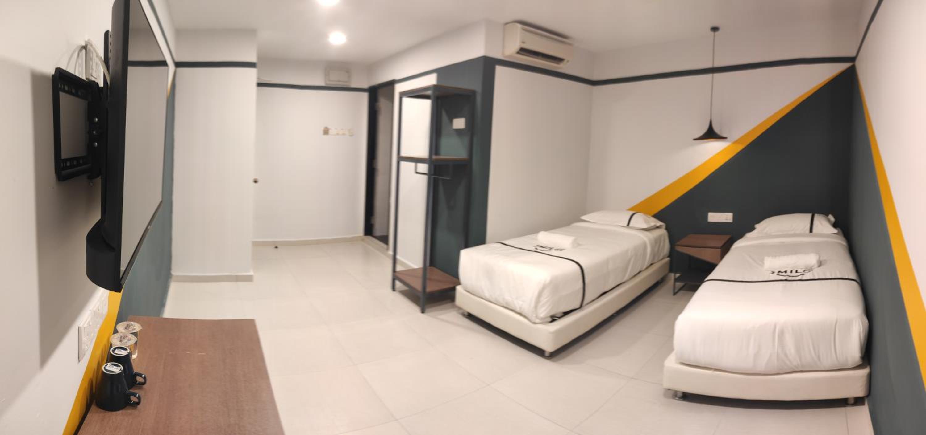 Twin Room - Photo 2