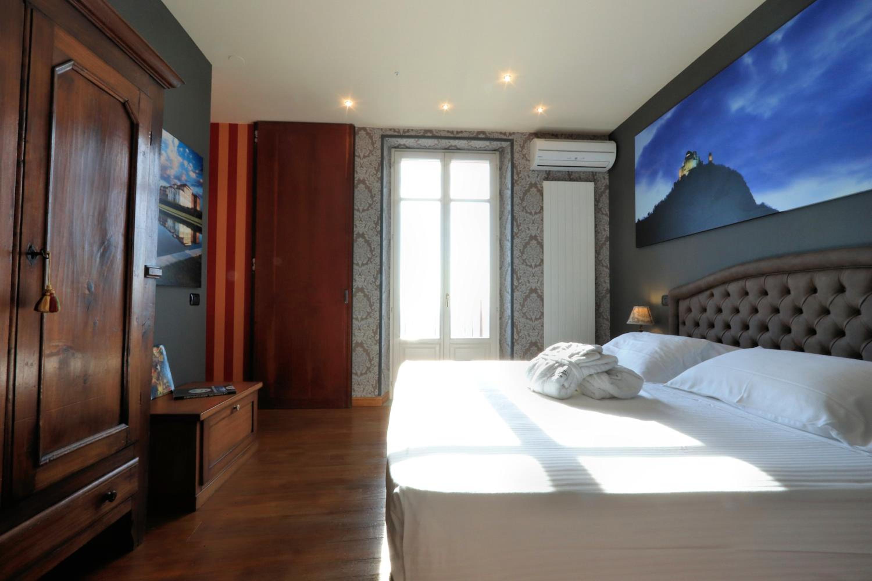 Suite with Balcony photo 2
