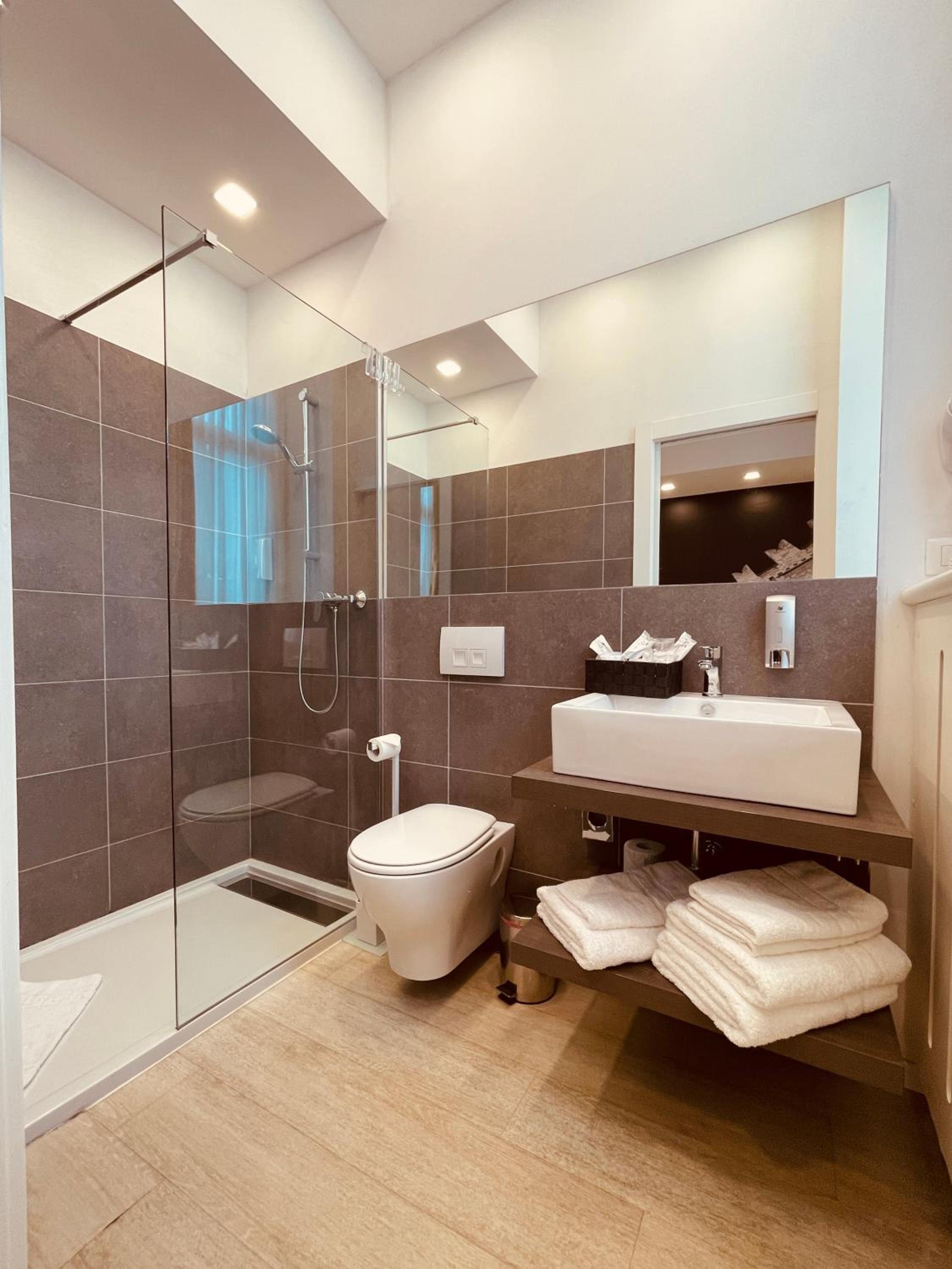 Comfort Triple Room - Photo 9