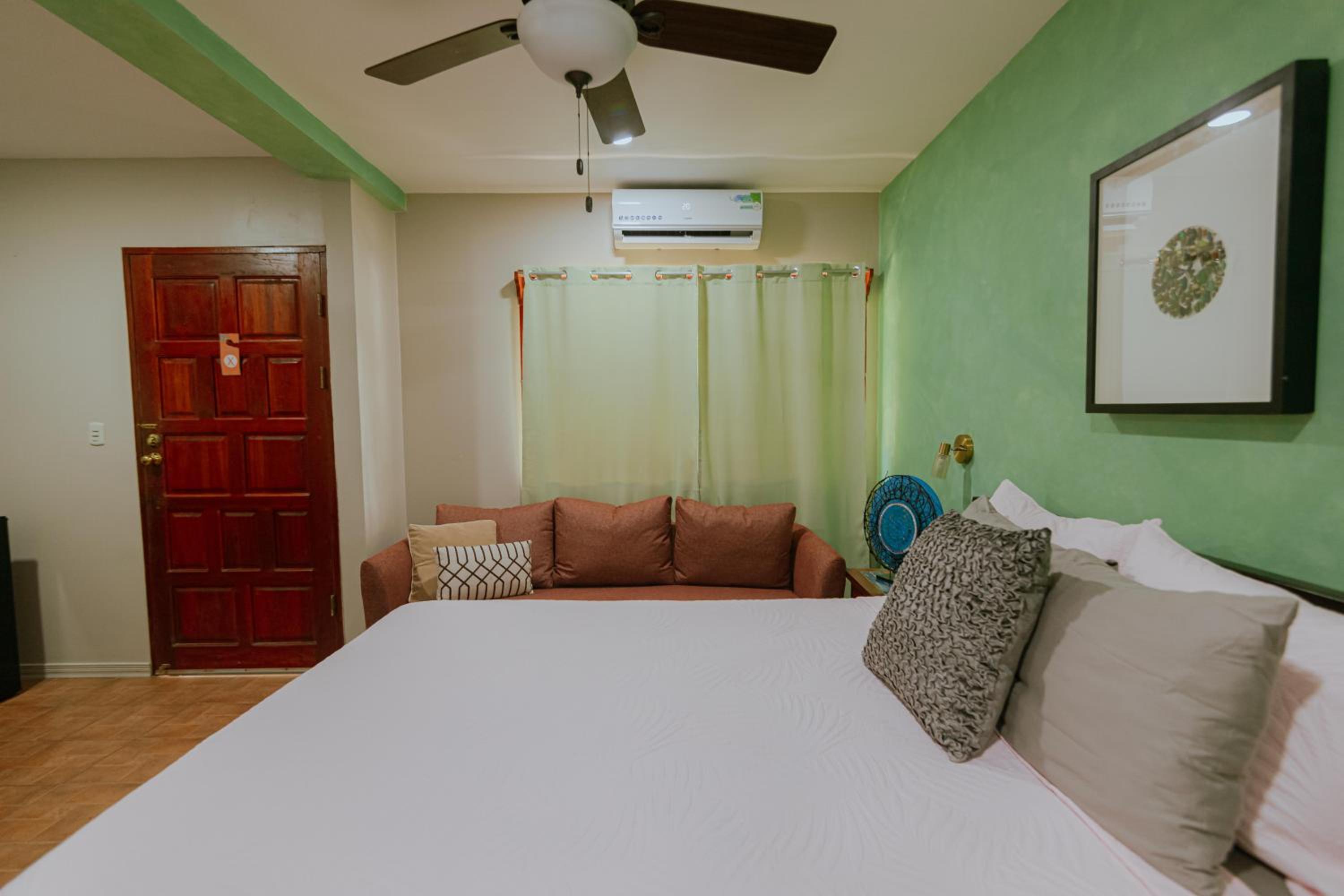Deluxe Double Room photo 2