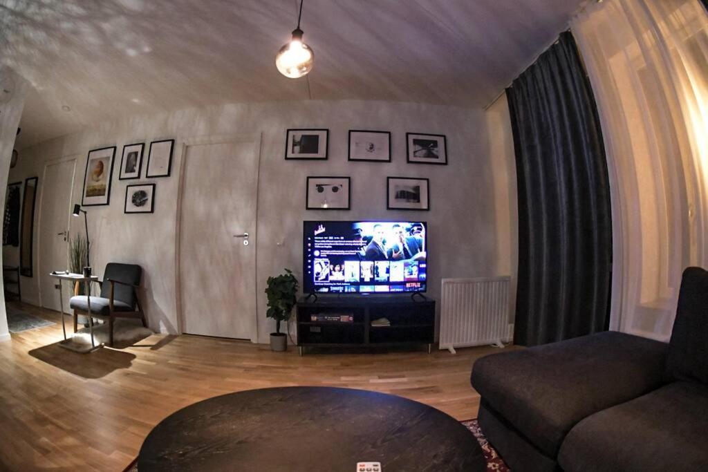 One-Bedroom Apartment photo 2