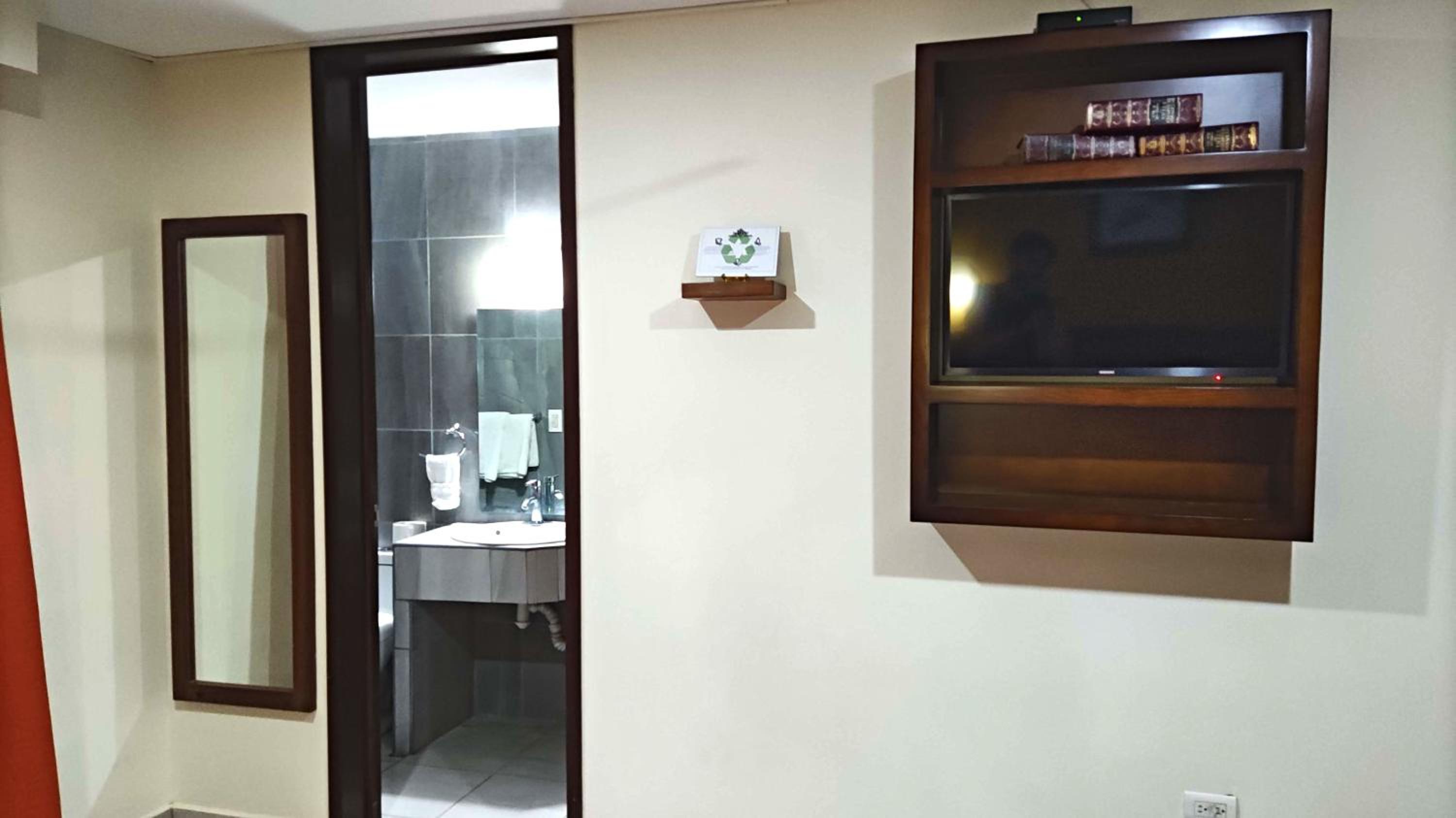 Deluxe Double Room with Two Double Beds - Photo 25