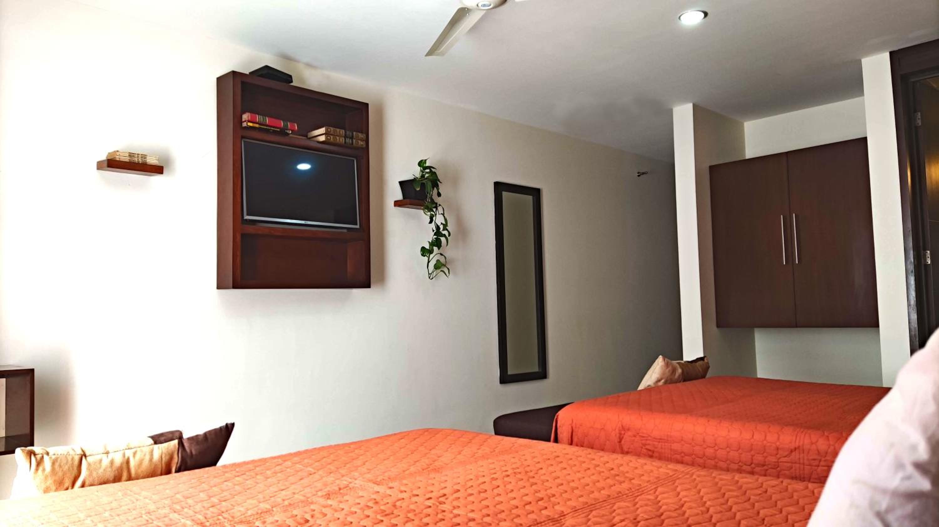 Deluxe Double Room with Two Double Beds - Photo 46