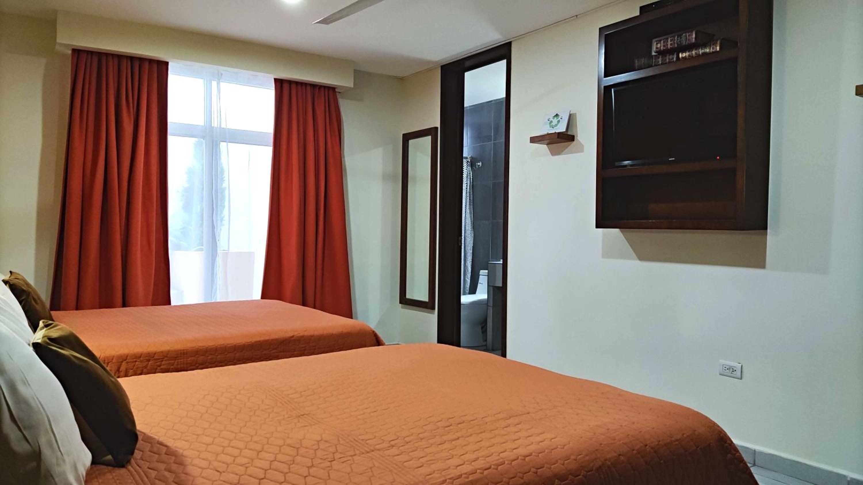 Deluxe Double Room with Two Double Beds - Photo 2