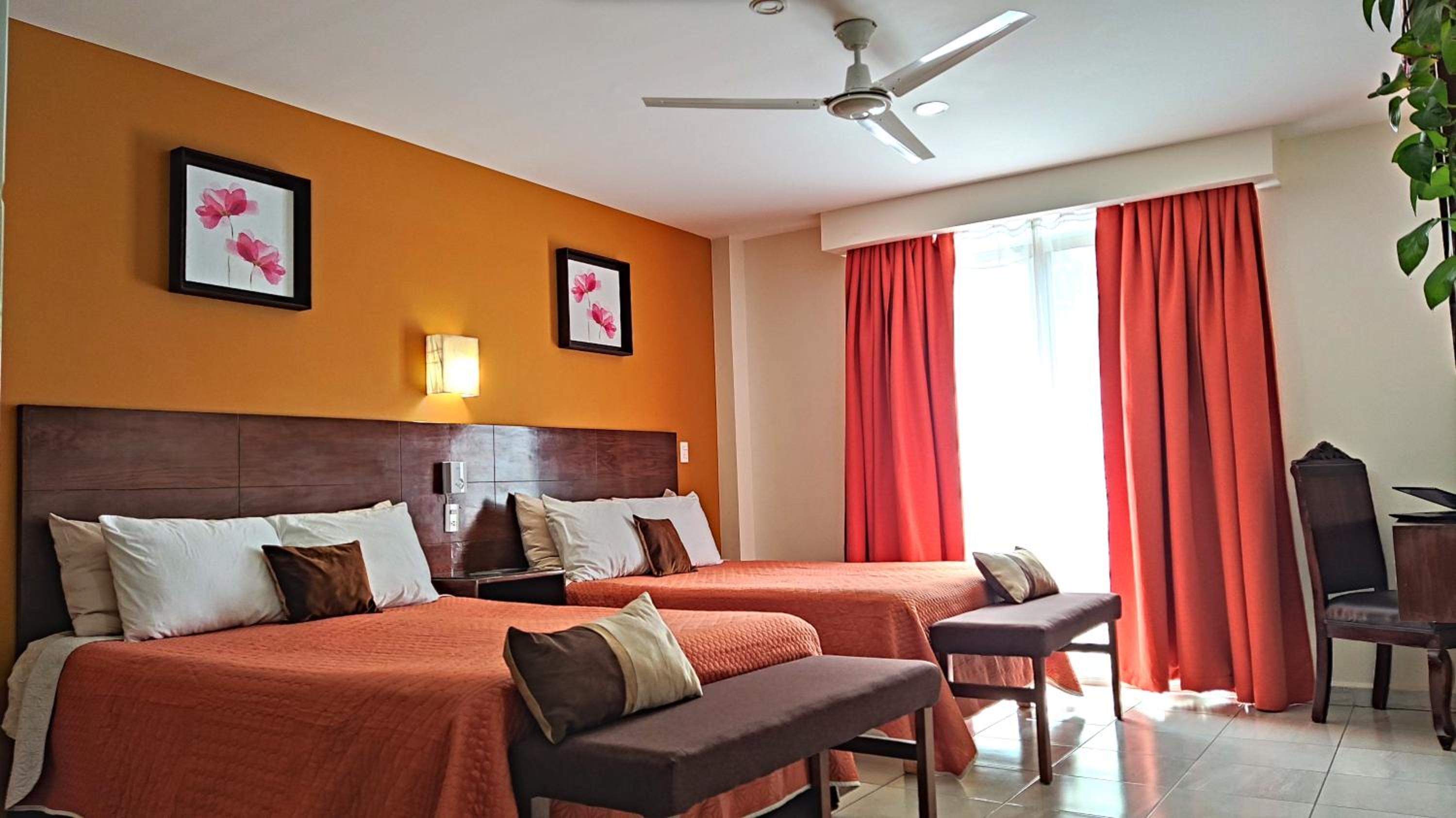 Deluxe Double Room with Two Double Beds - Photo 36