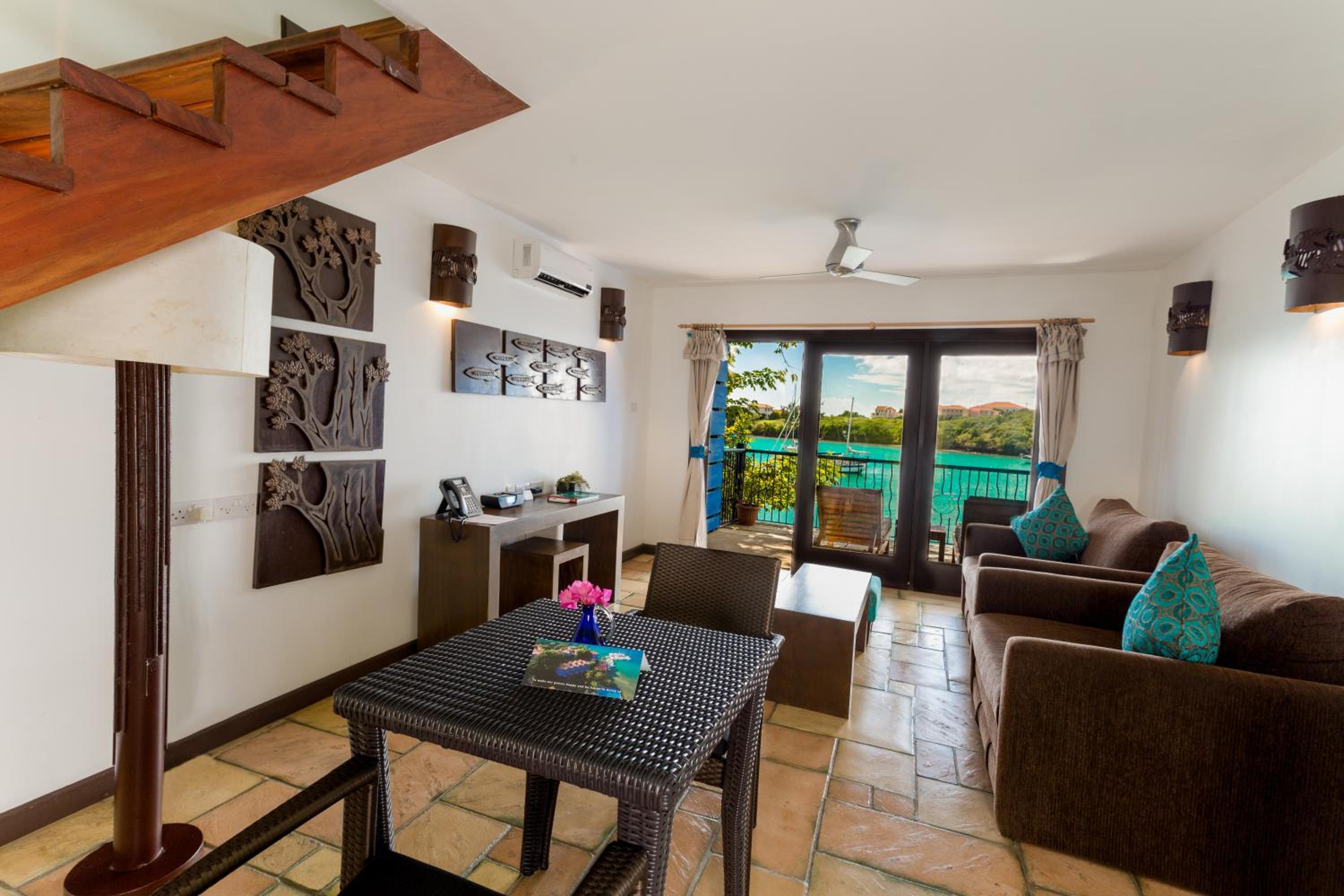 King Suite with Ocean View photo 3