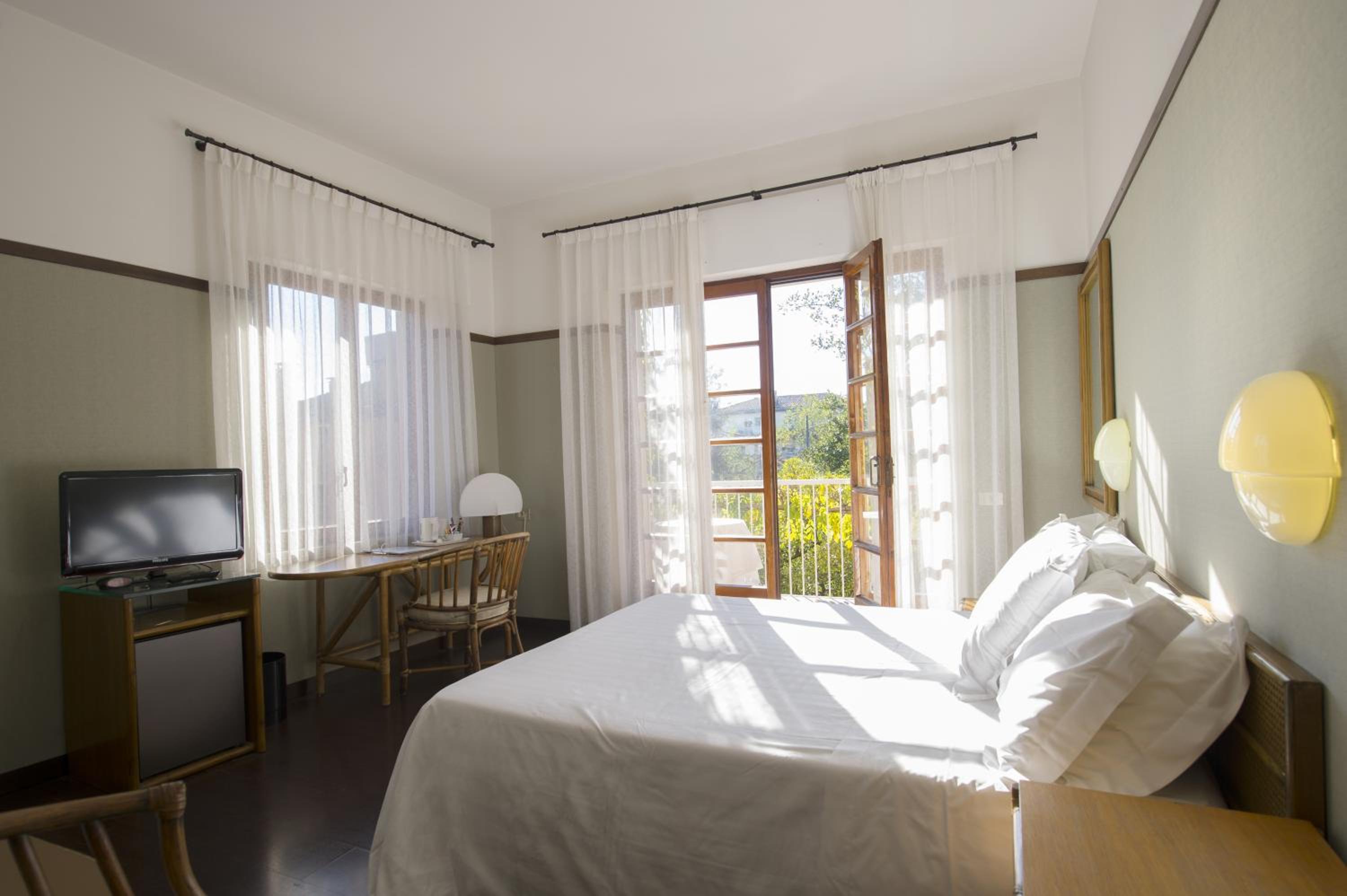 Double Room - Photo 3