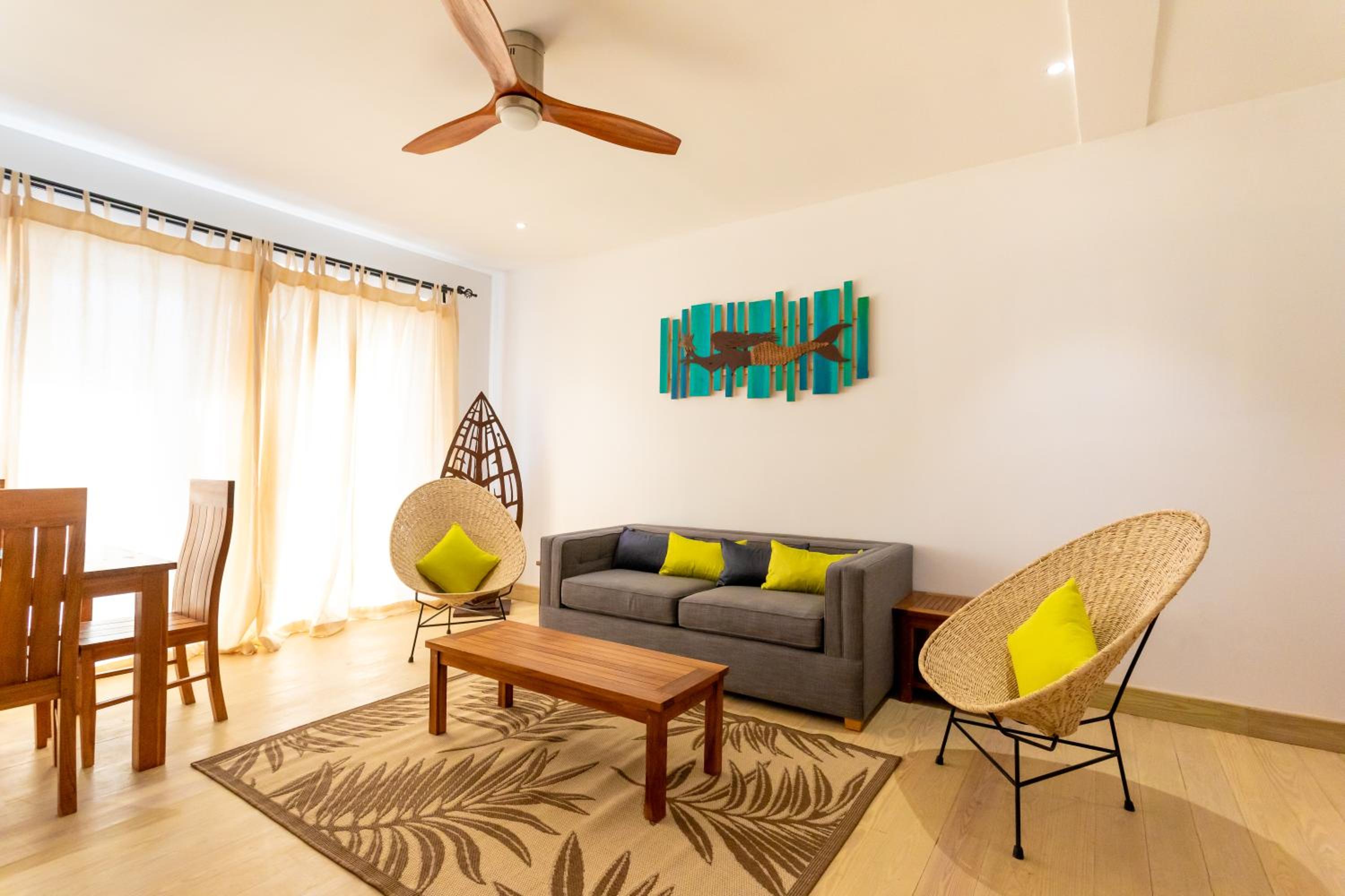 Deluxe King Suite